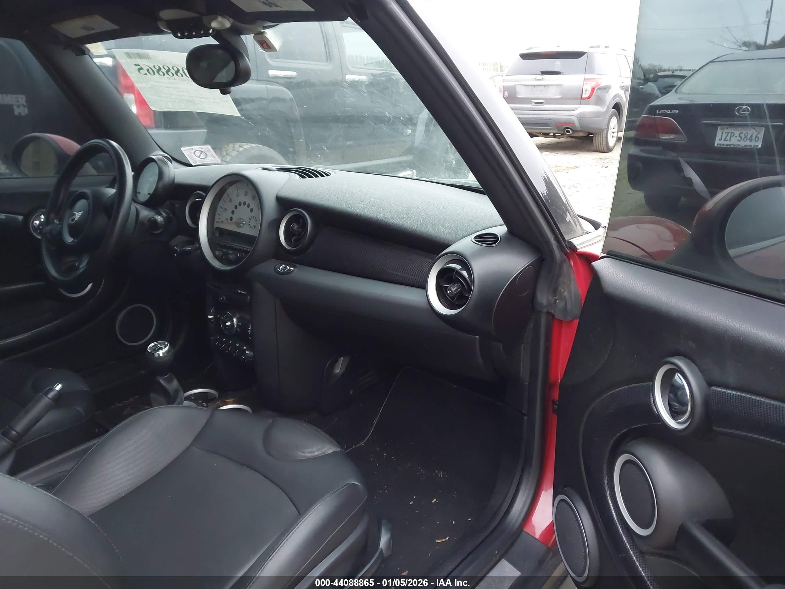 MINI COOPER image 5