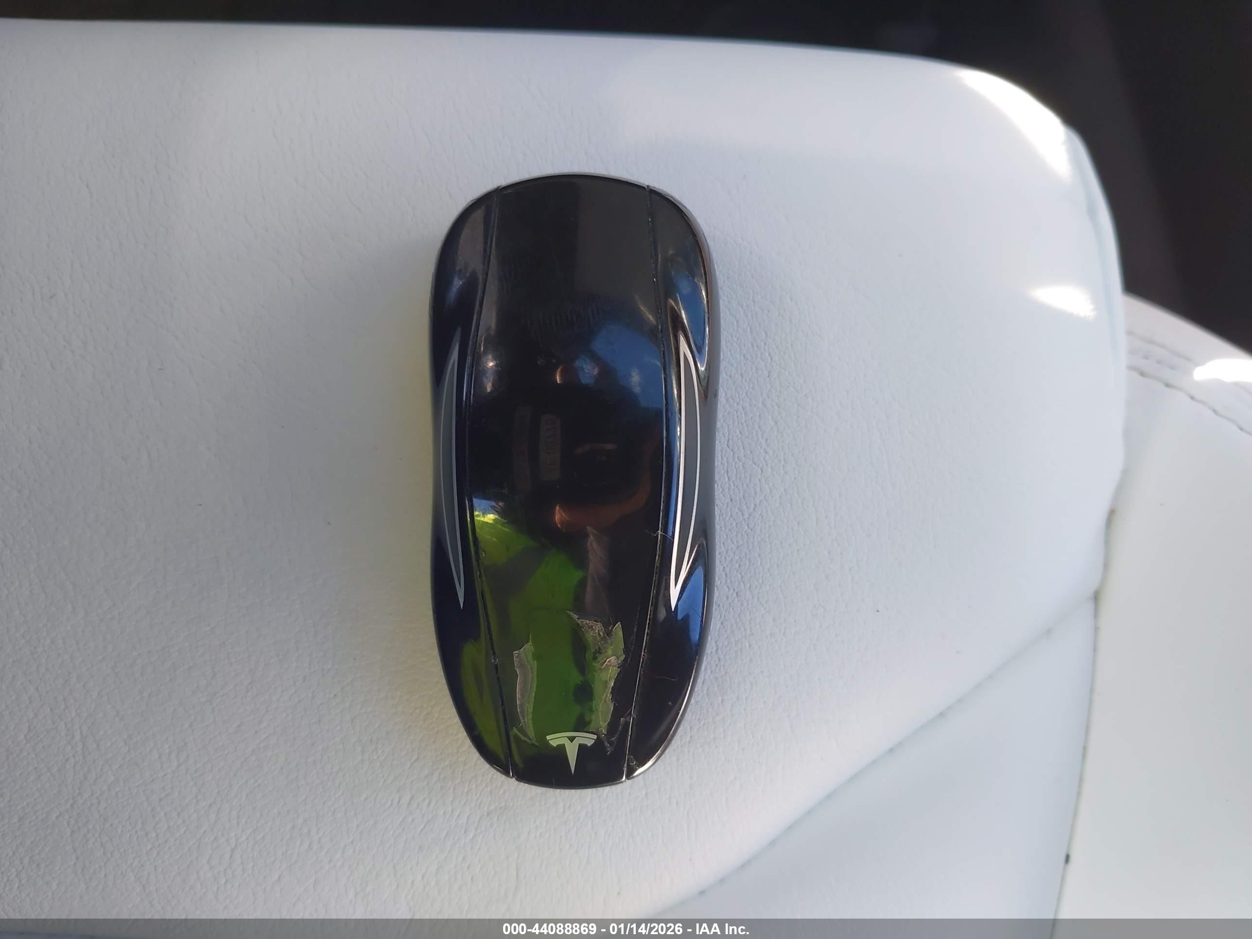 TESLA MODEL image 11