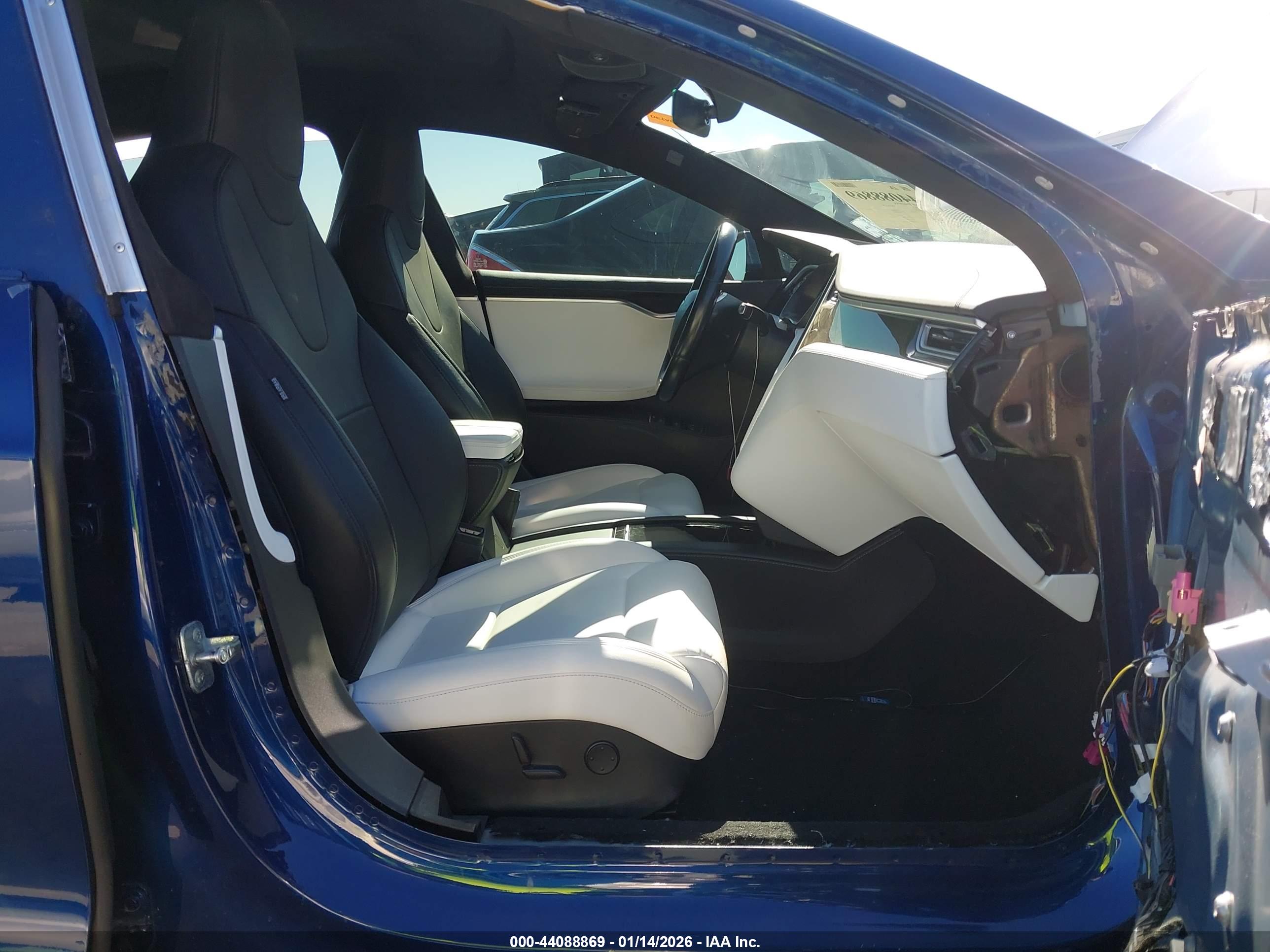 TESLA MODEL image 5