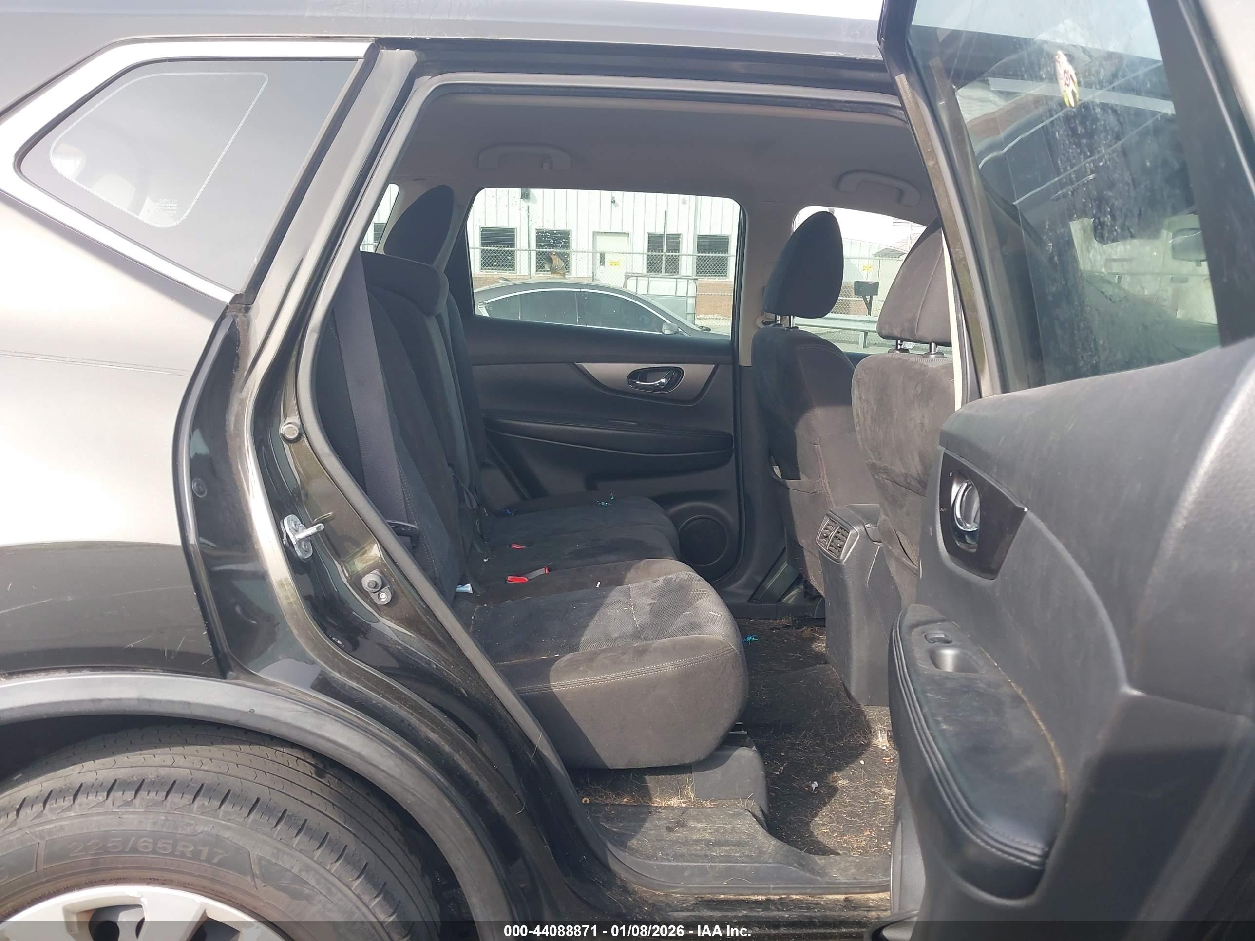 NISSAN ROGUE image 8