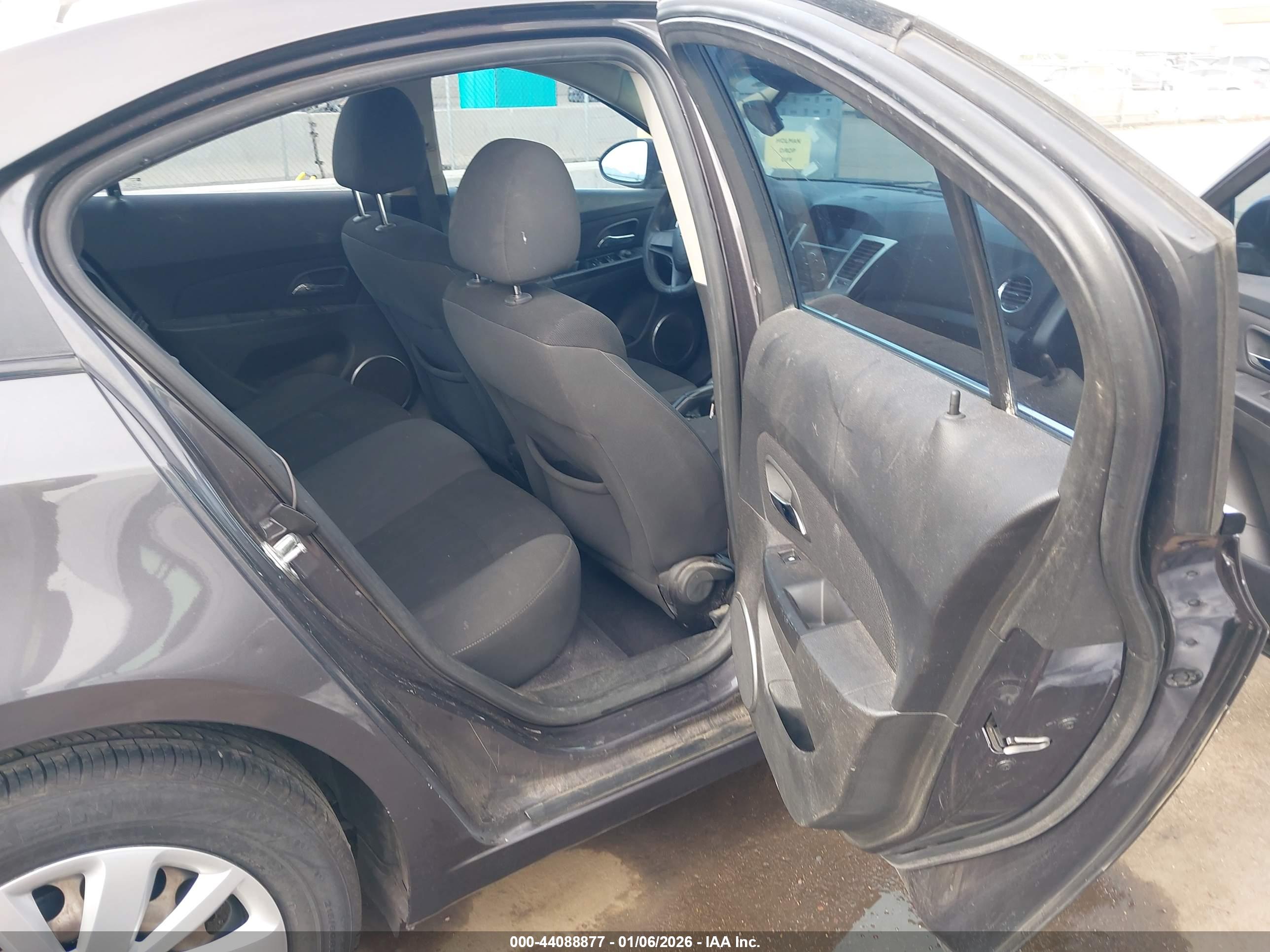 CHEVROLET CRUZE image 8