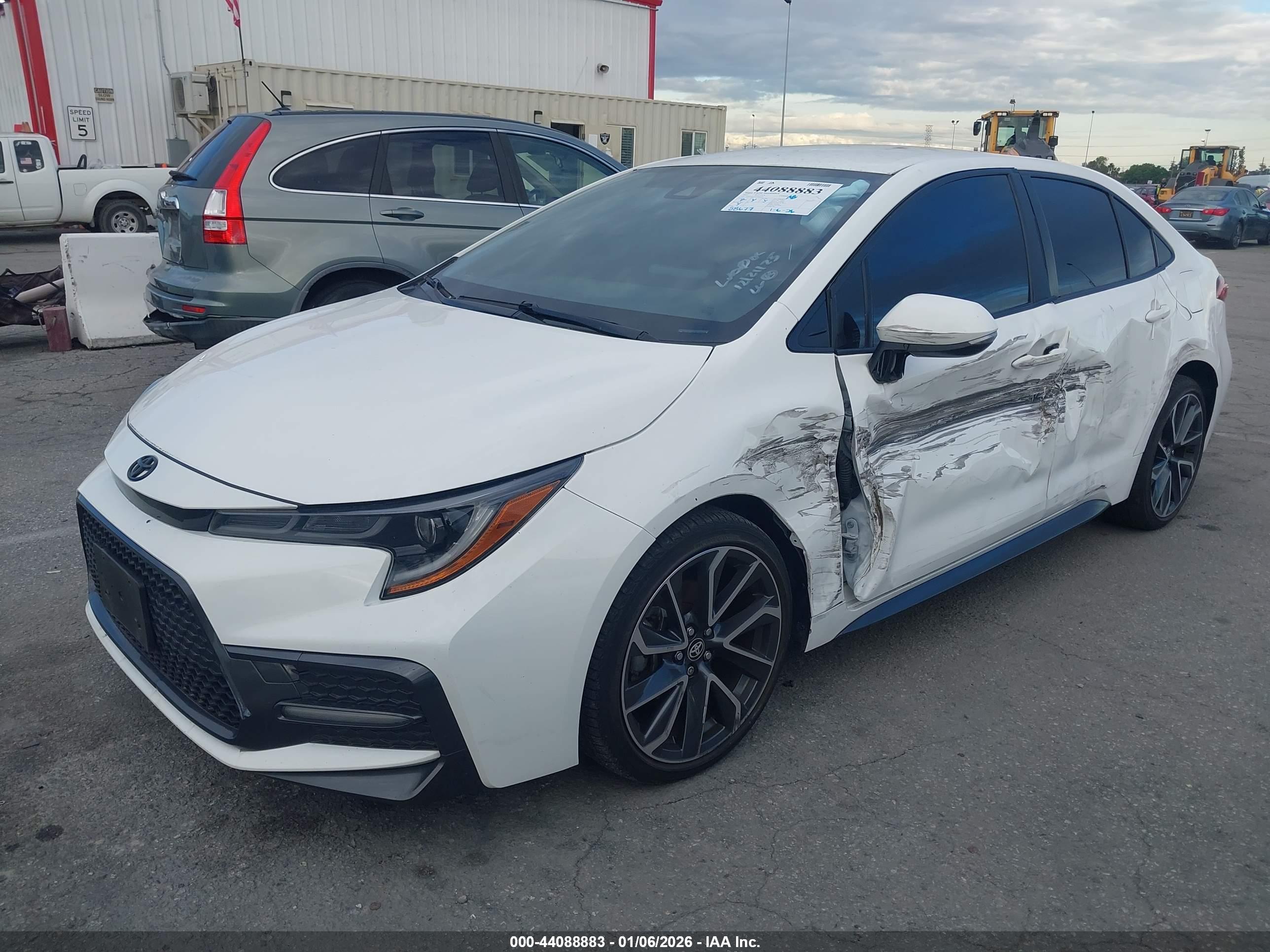TOYOTA COROLLA image 2