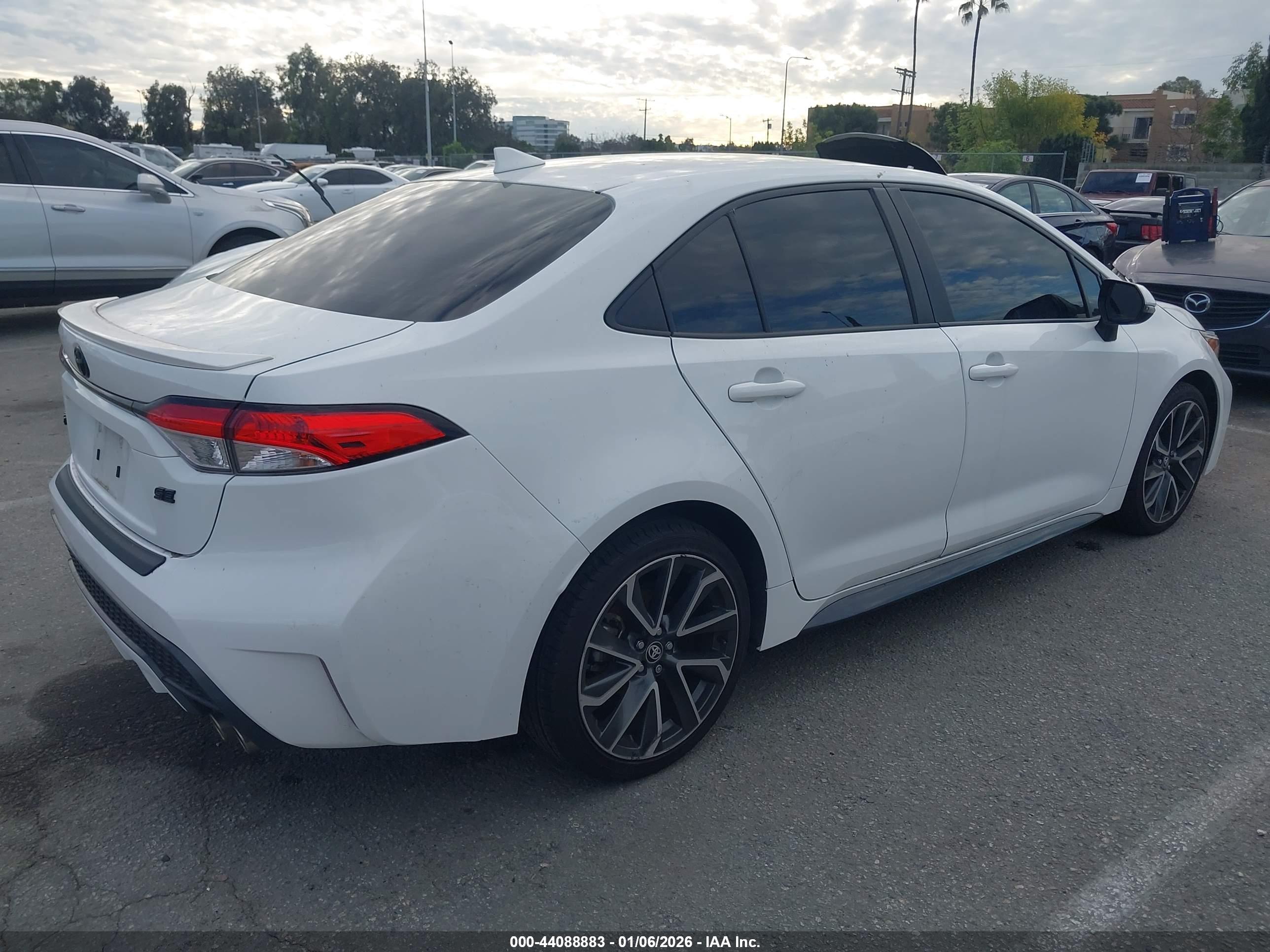 TOYOTA COROLLA image 4