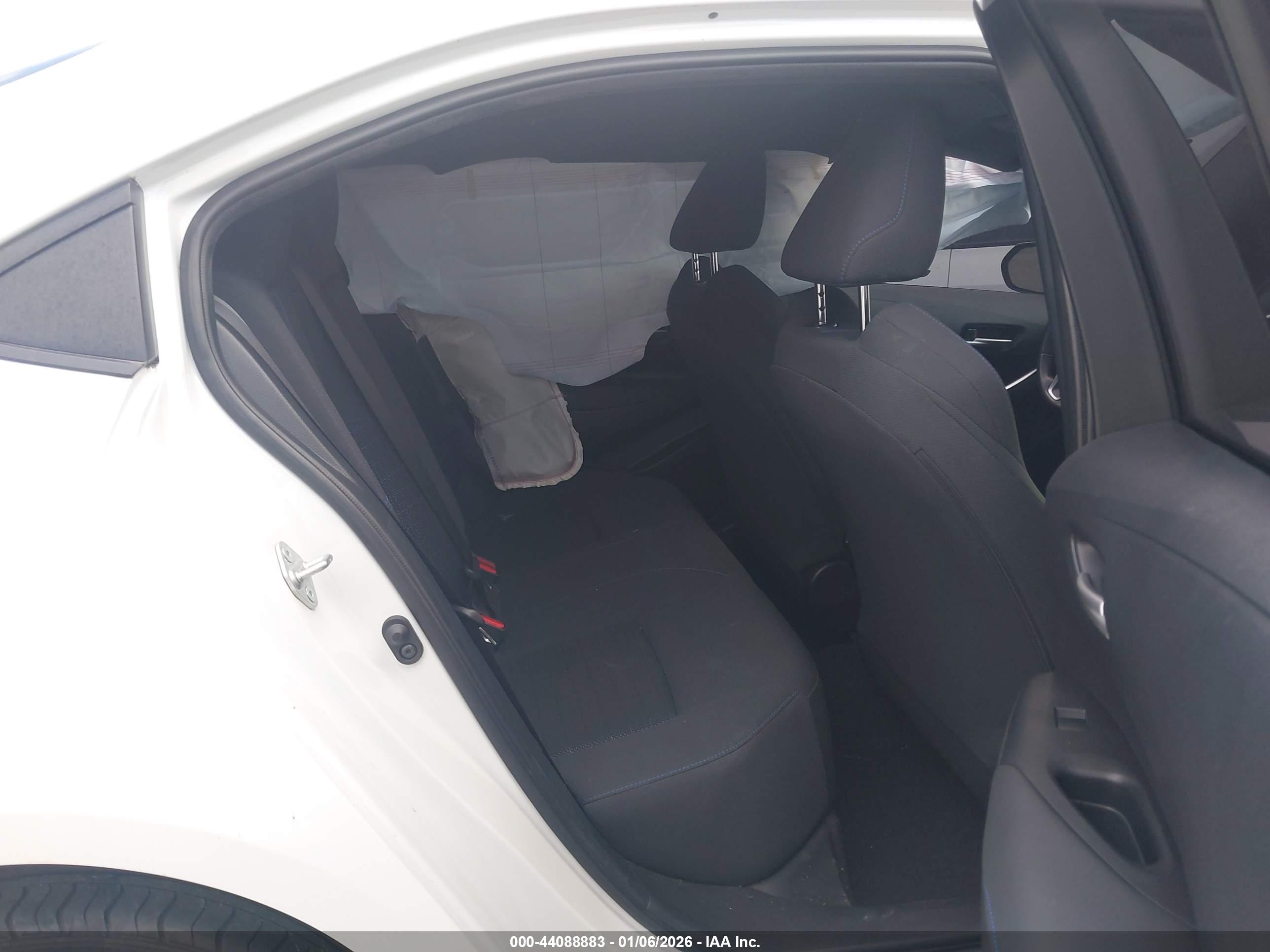 TOYOTA COROLLA image 8