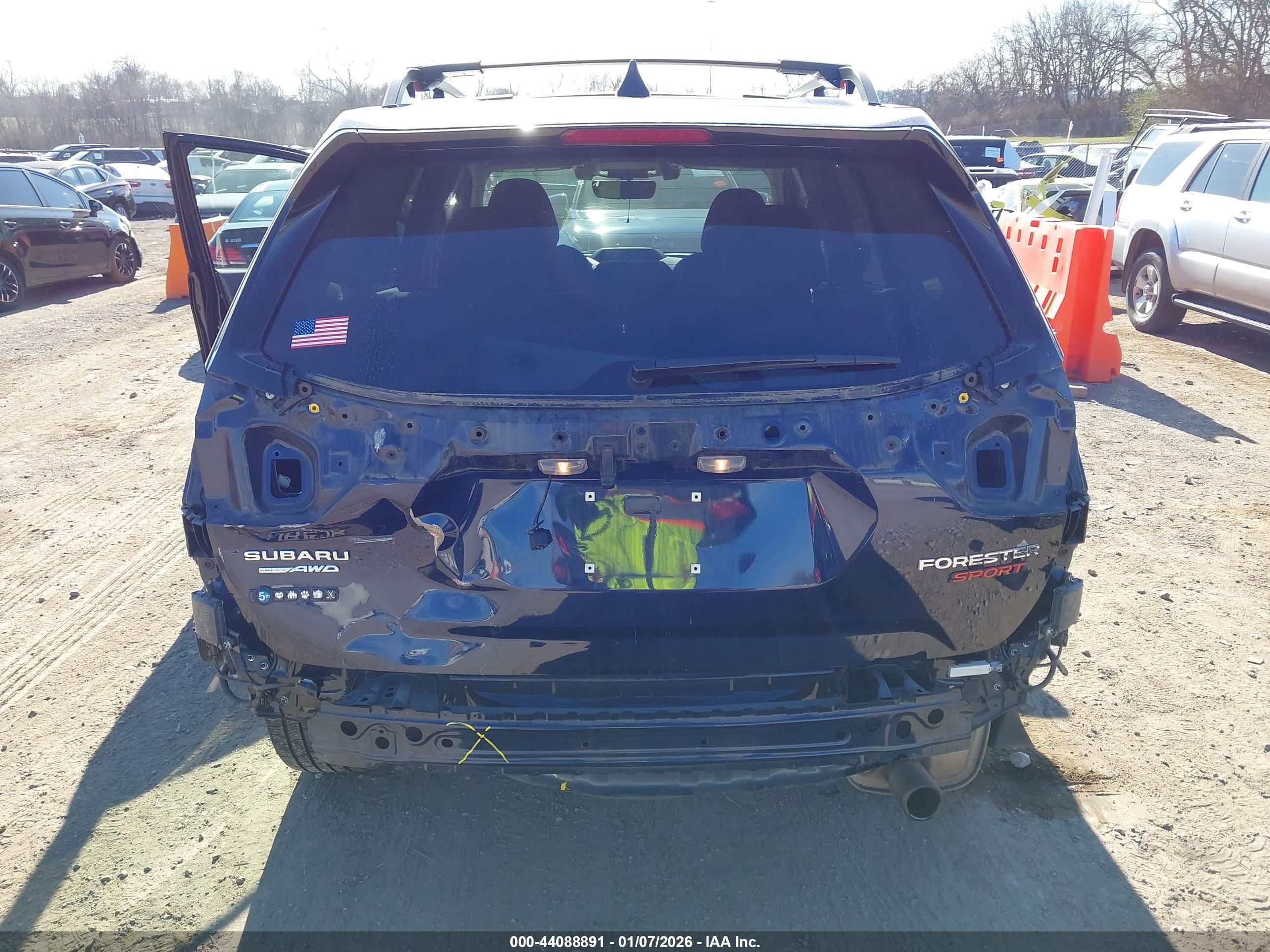 SUBARU FORESTER image 6