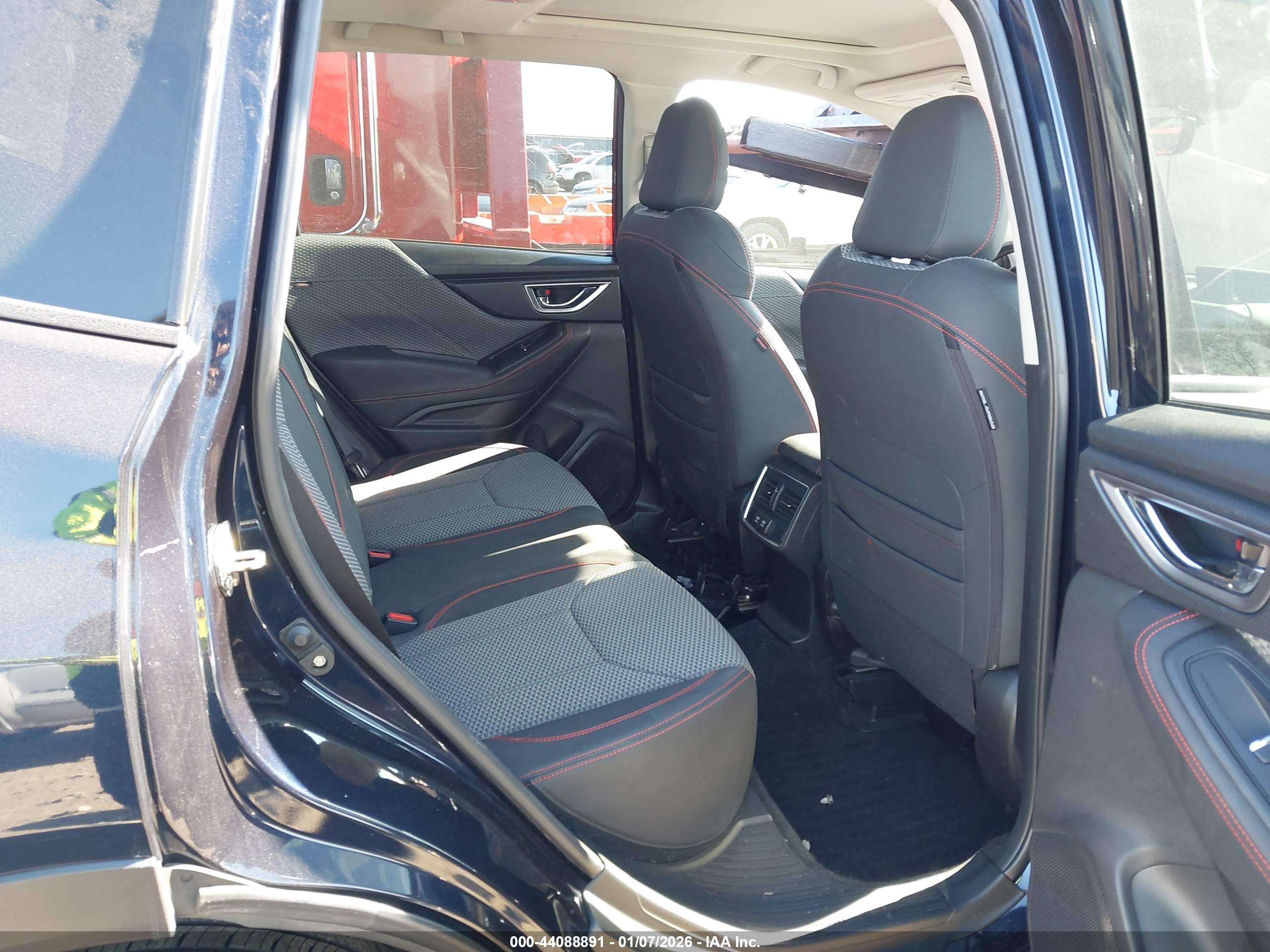 SUBARU FORESTER image 8