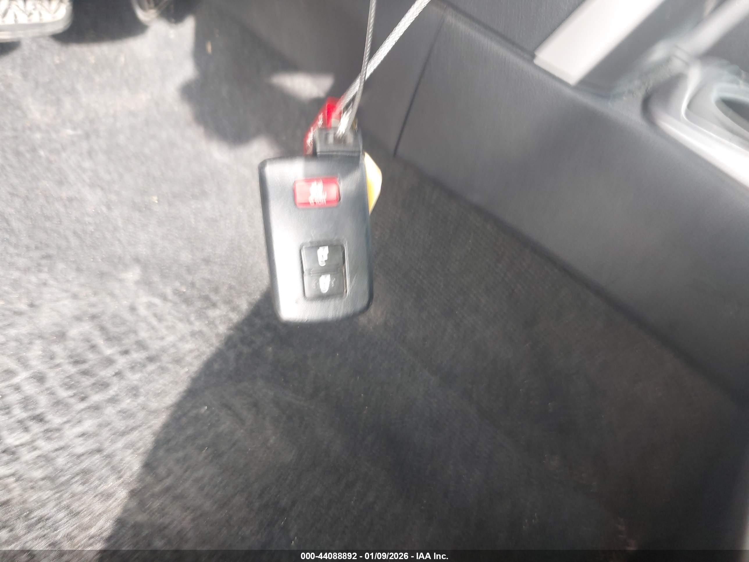 TOYOTA 4RUNNER image 11