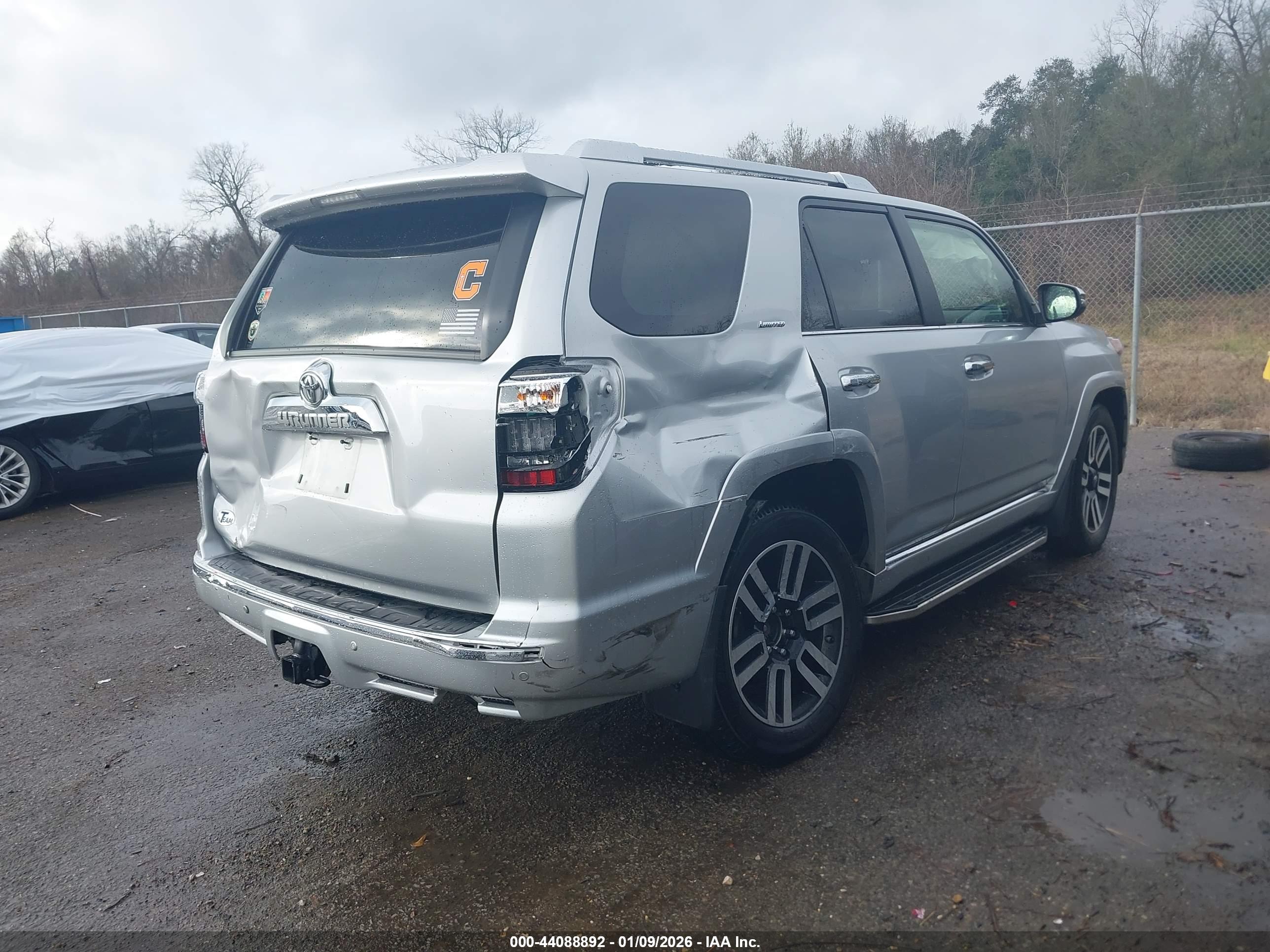 TOYOTA 4RUNNER image 4