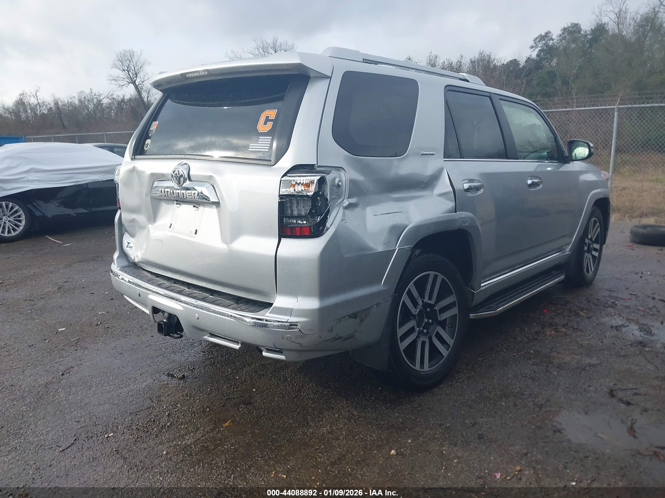 TOYOTA 4RUNNER image 6