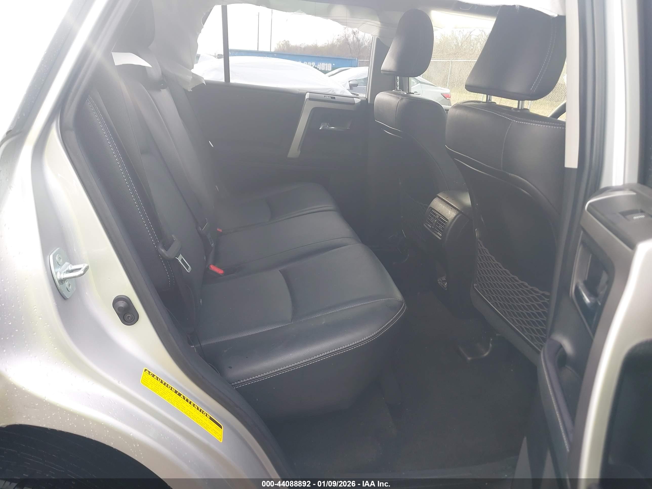 TOYOTA 4RUNNER image 8