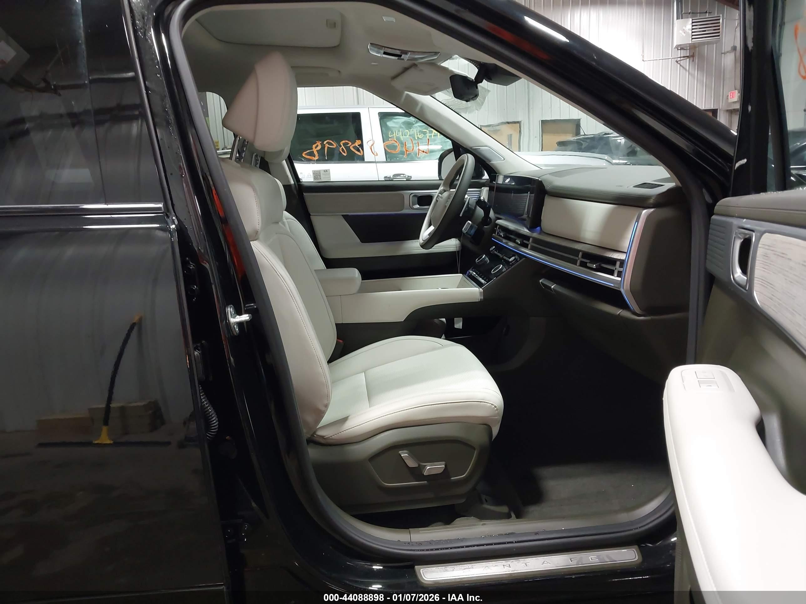HYUNDAI SANTA image 5