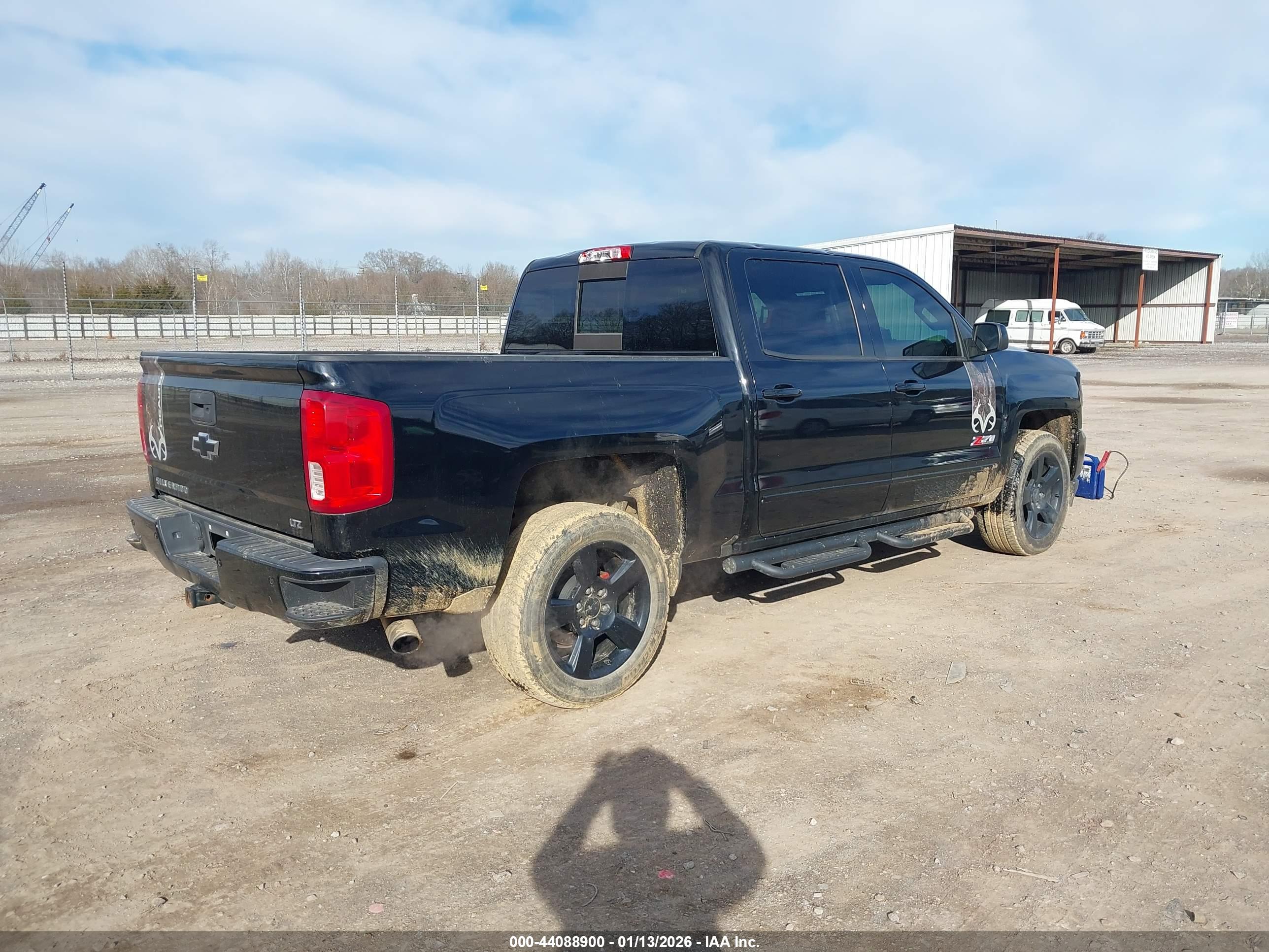 CHEVROLET SILVERADO image 4