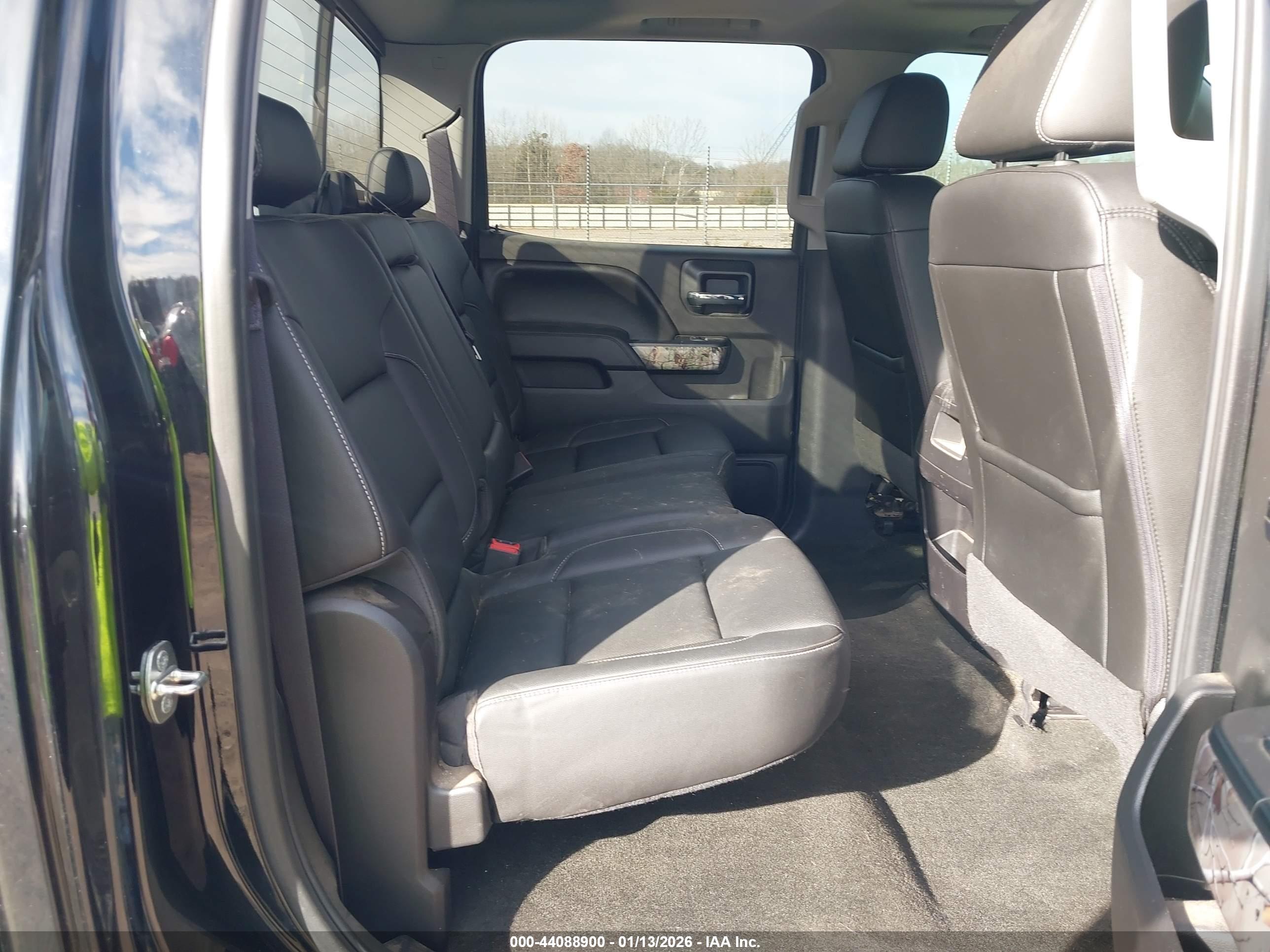 CHEVROLET SILVERADO image 8