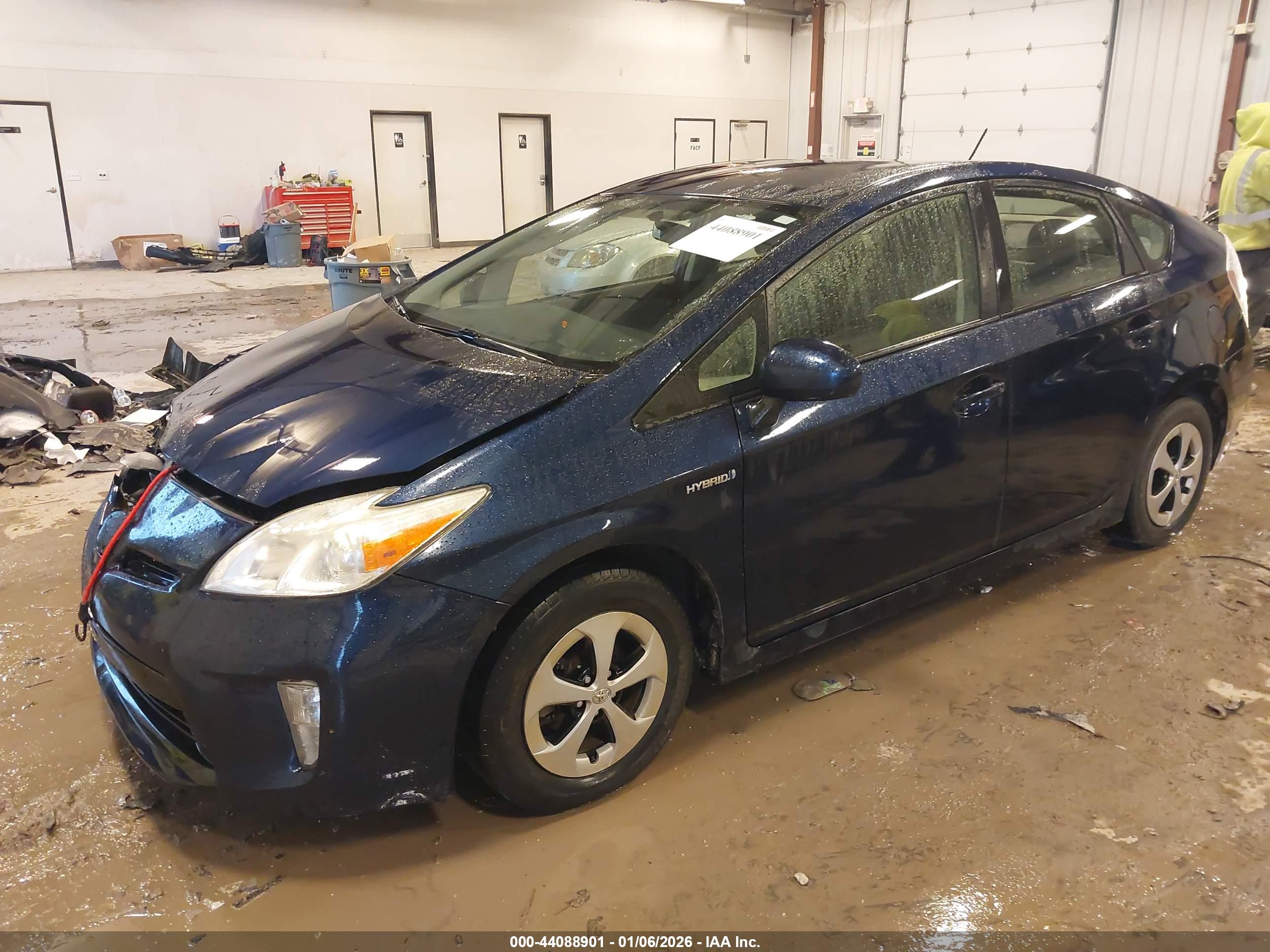 TOYOTA PRIUS image 2