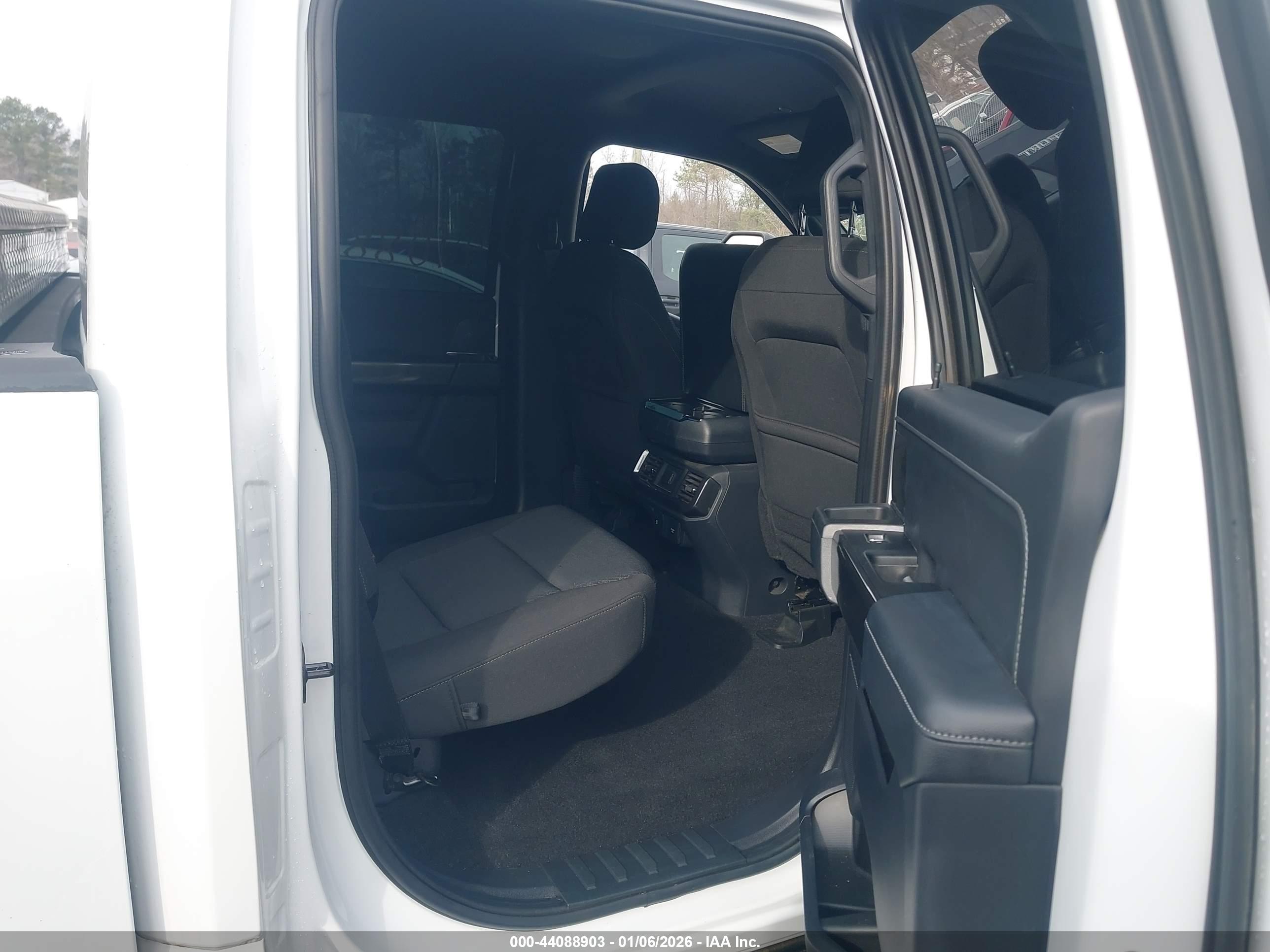 FORD F-150 image 8