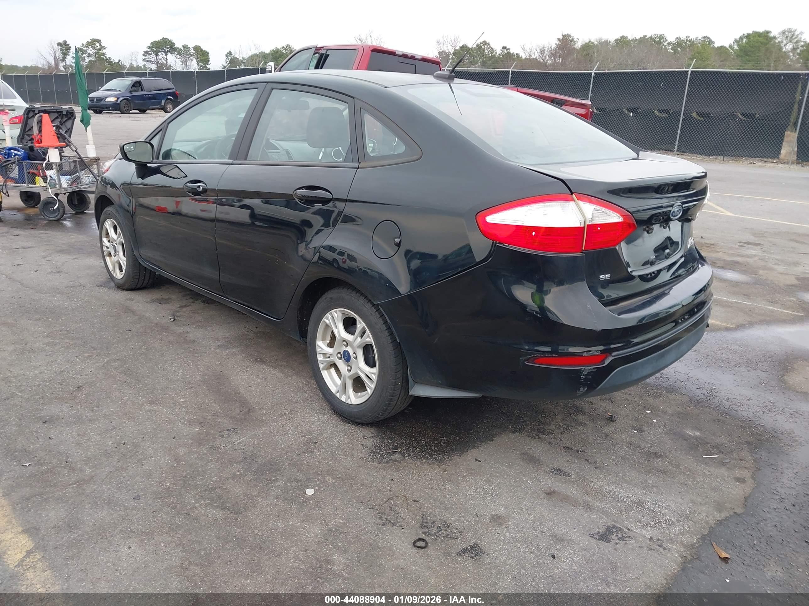 FORD FIESTA image 3