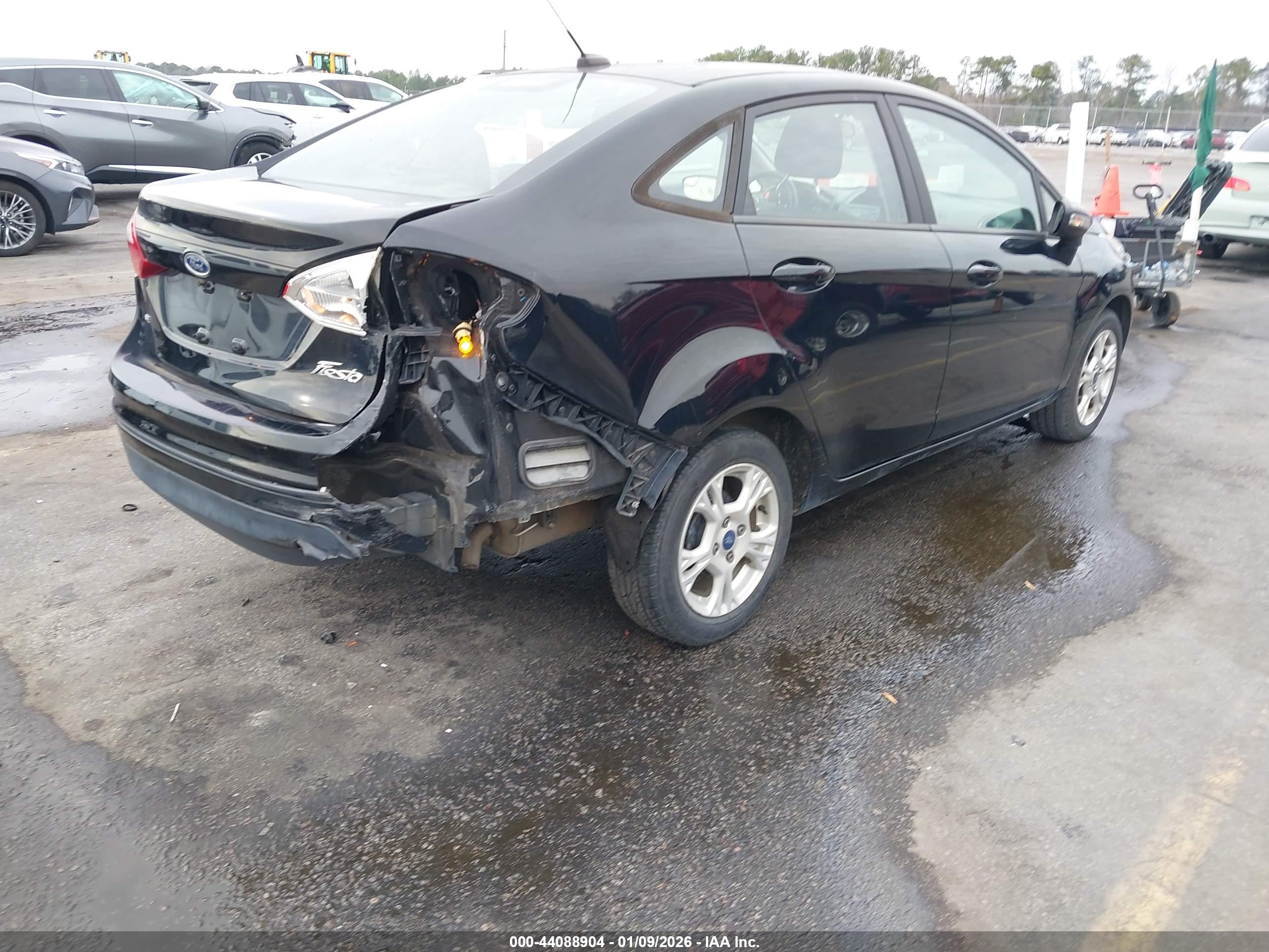 FORD FIESTA image 4