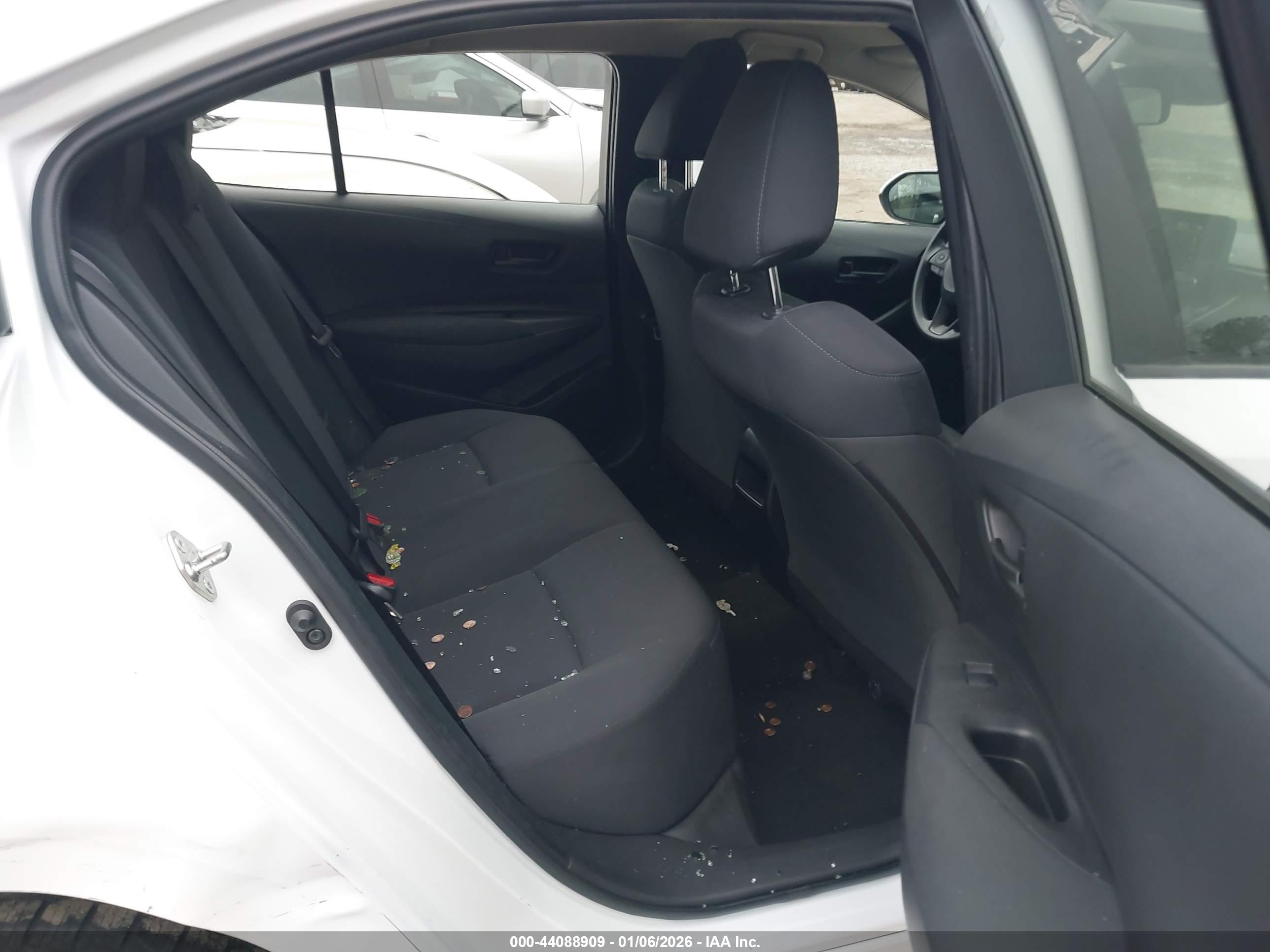 TOYOTA COROLLA image 8