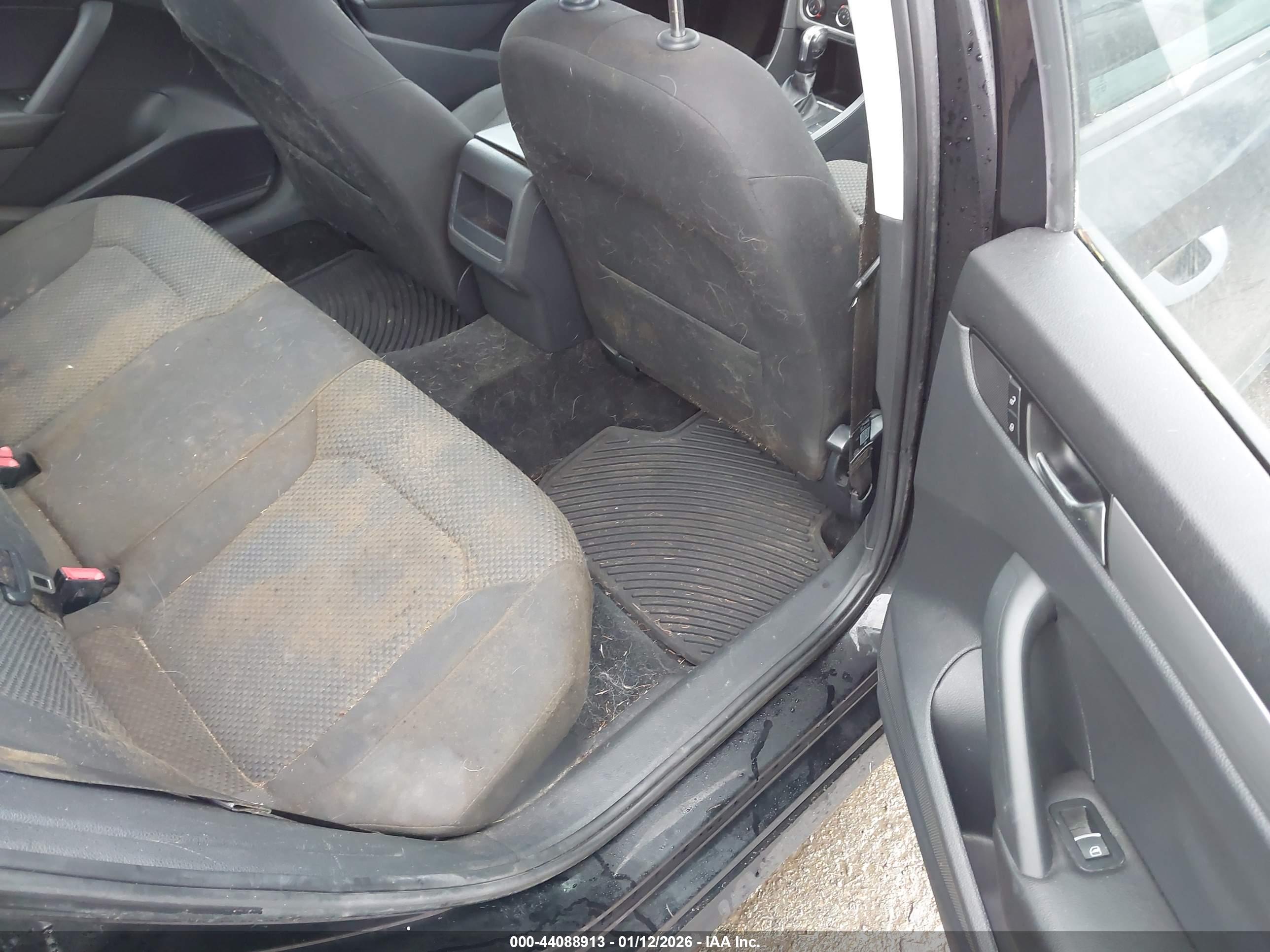 VOLKSWAGEN PASSAT image 8
