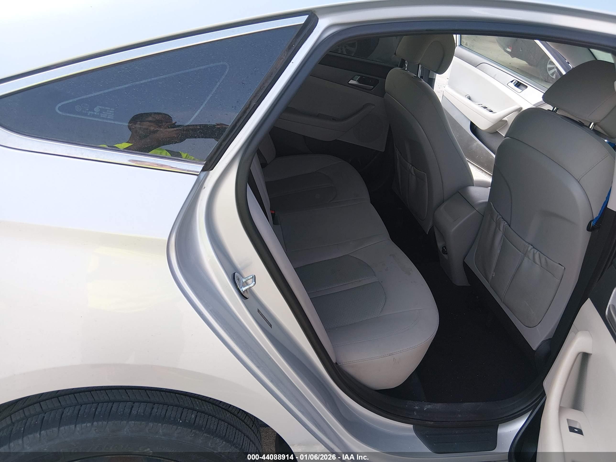 HYUNDAI SONATA image 8