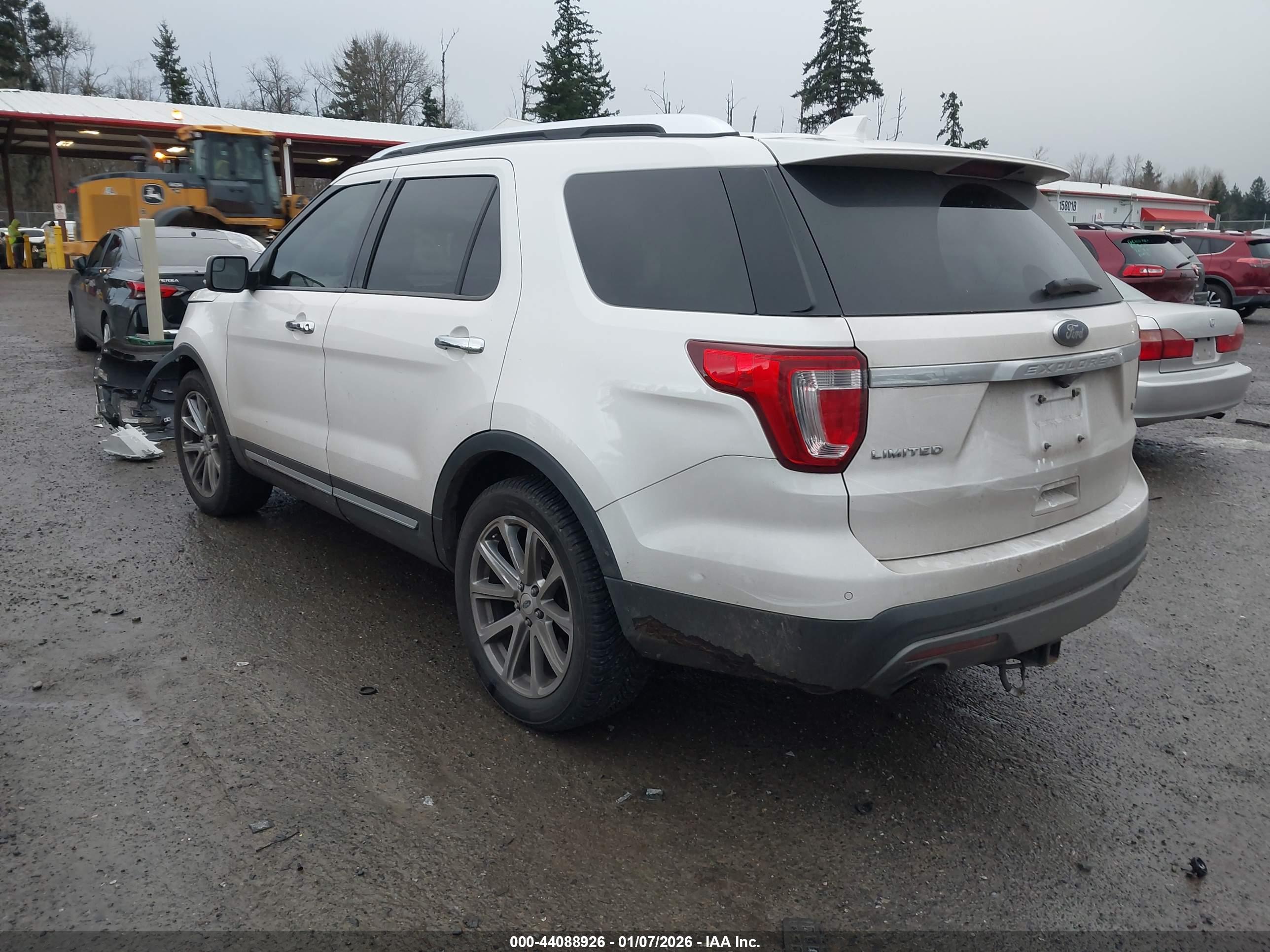 FORD EXPLORER image 3