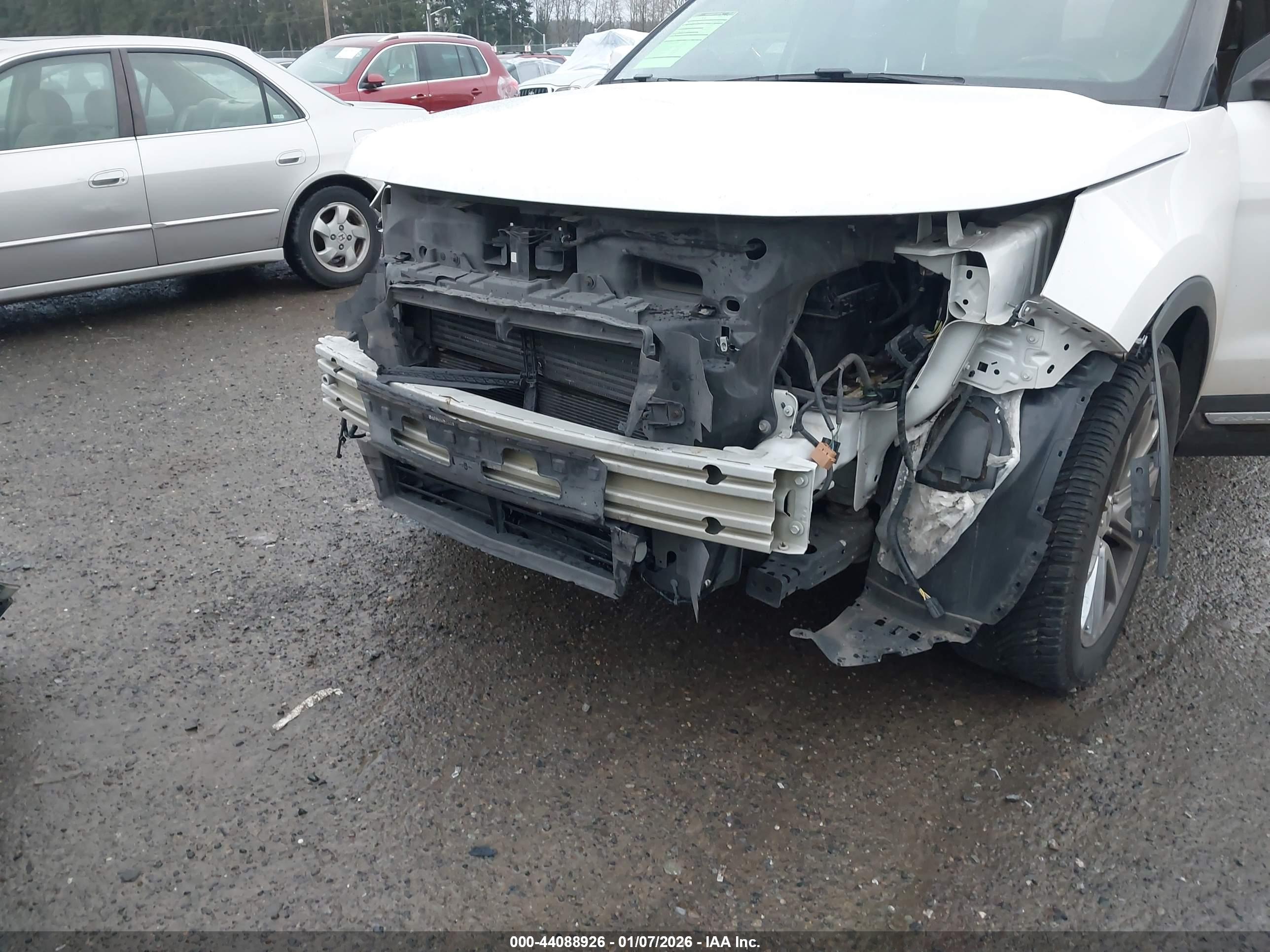 FORD EXPLORER image 6
