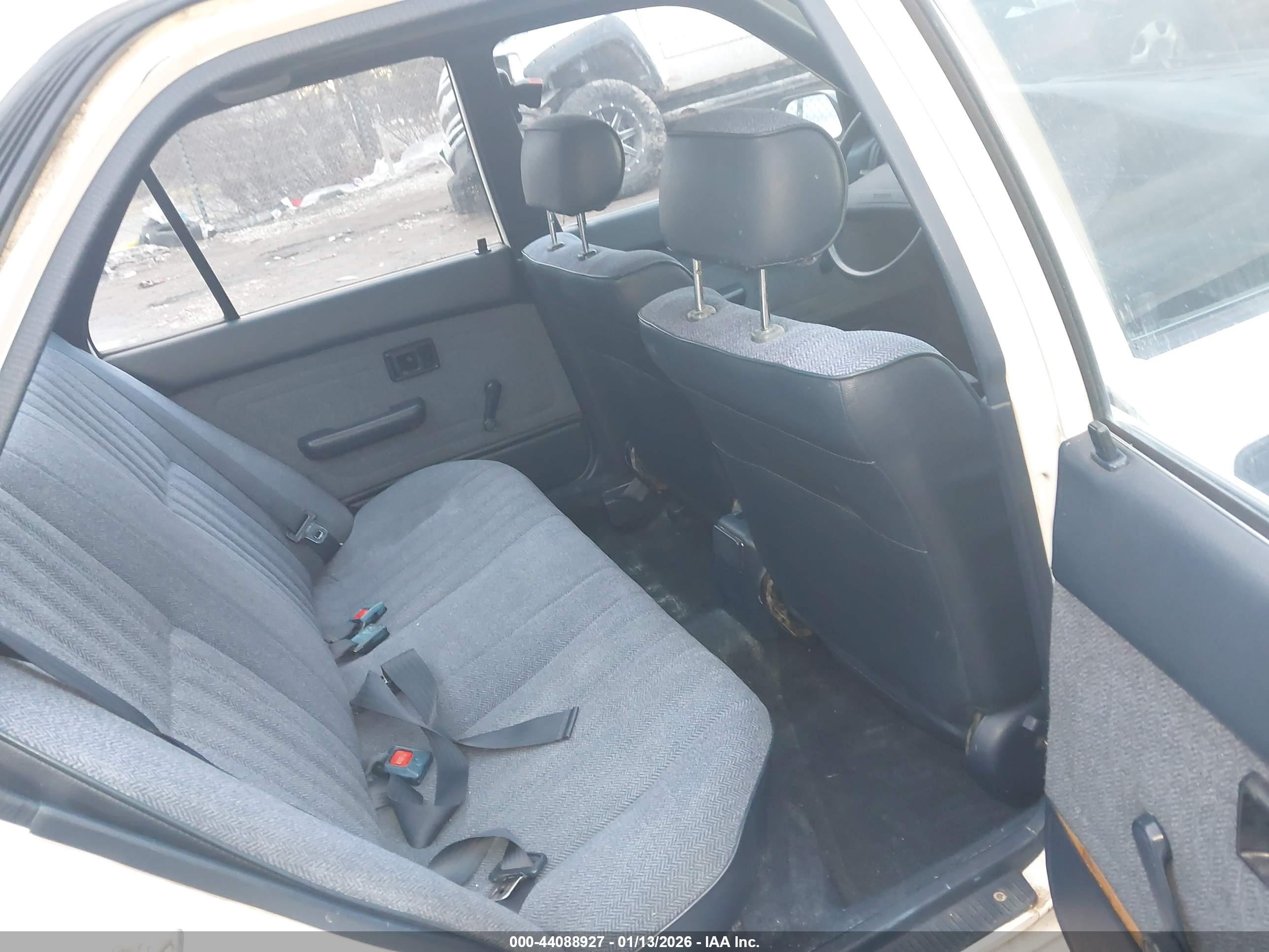 TOYOTA COROLLA image 8
