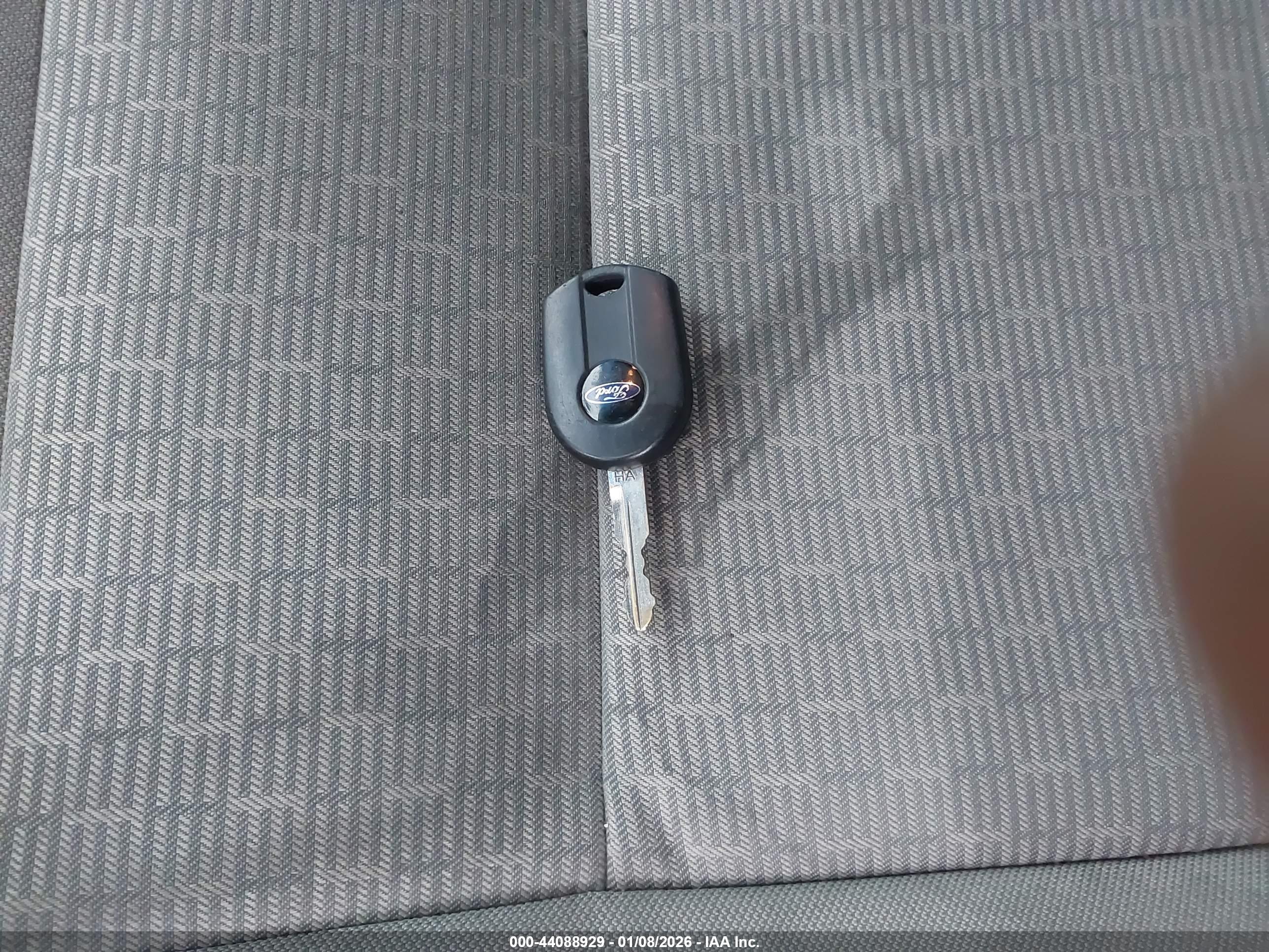 FORD FUSION image 11