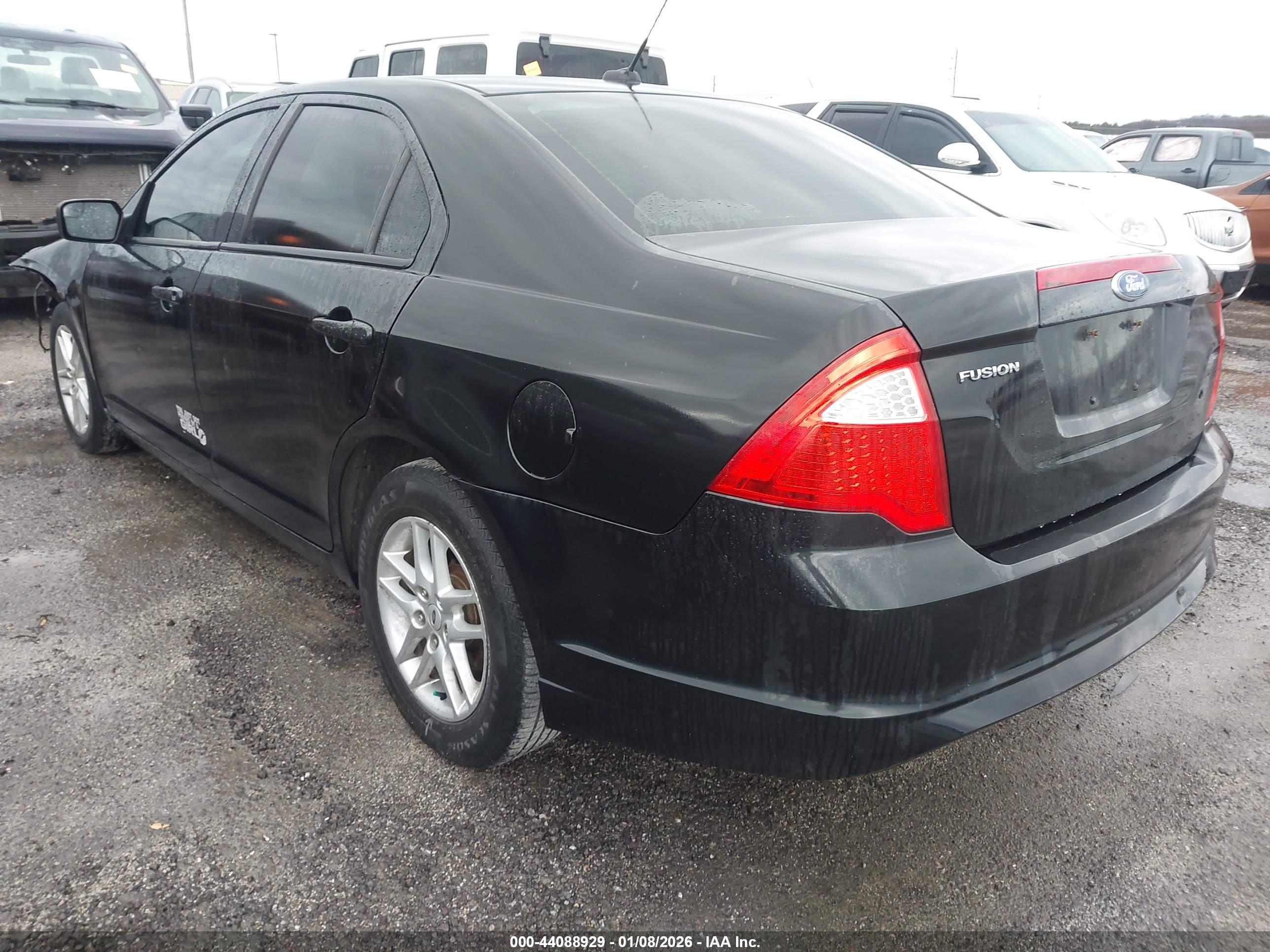 FORD FUSION image 3