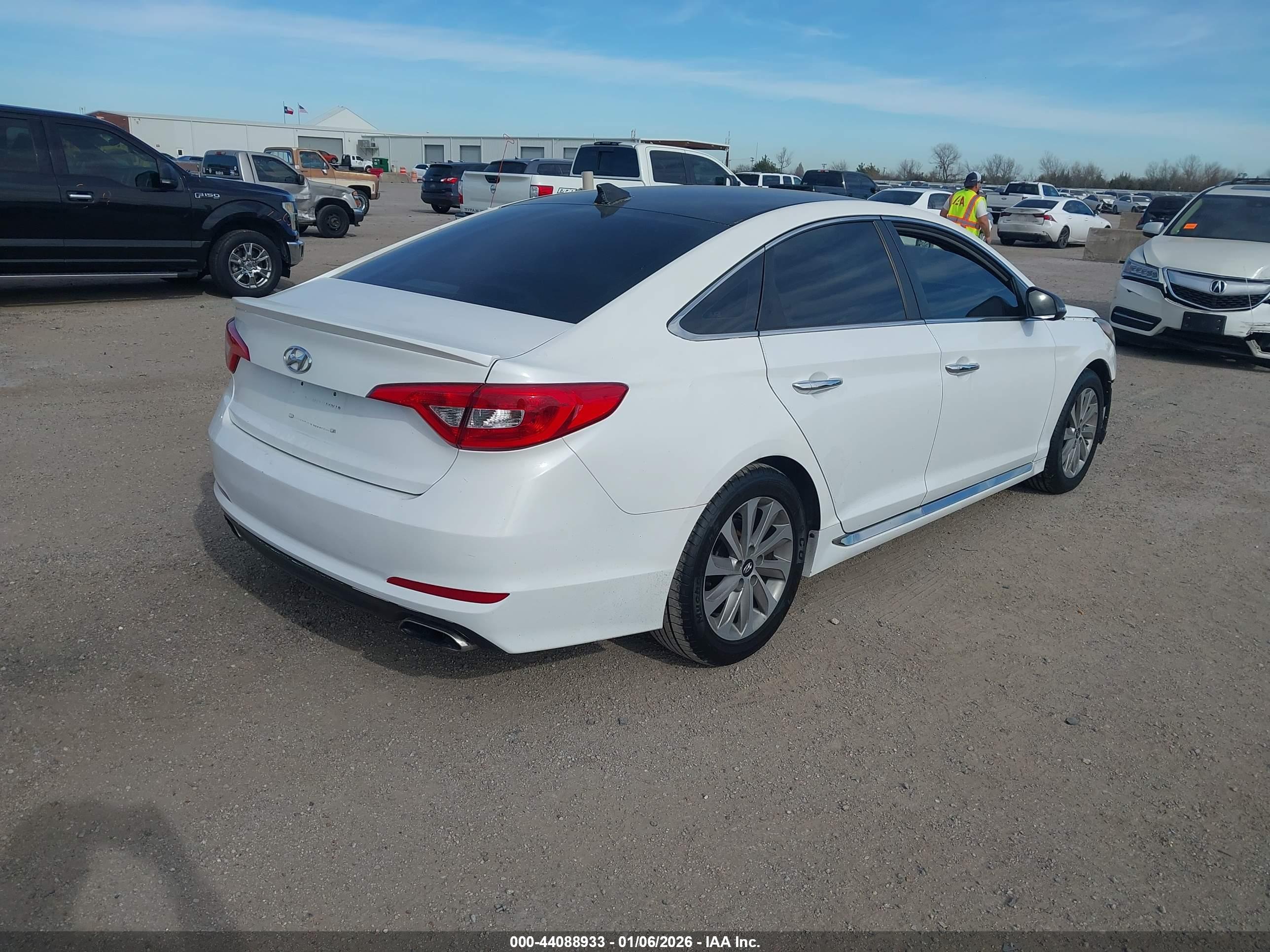 HYUNDAI SONATA image 4