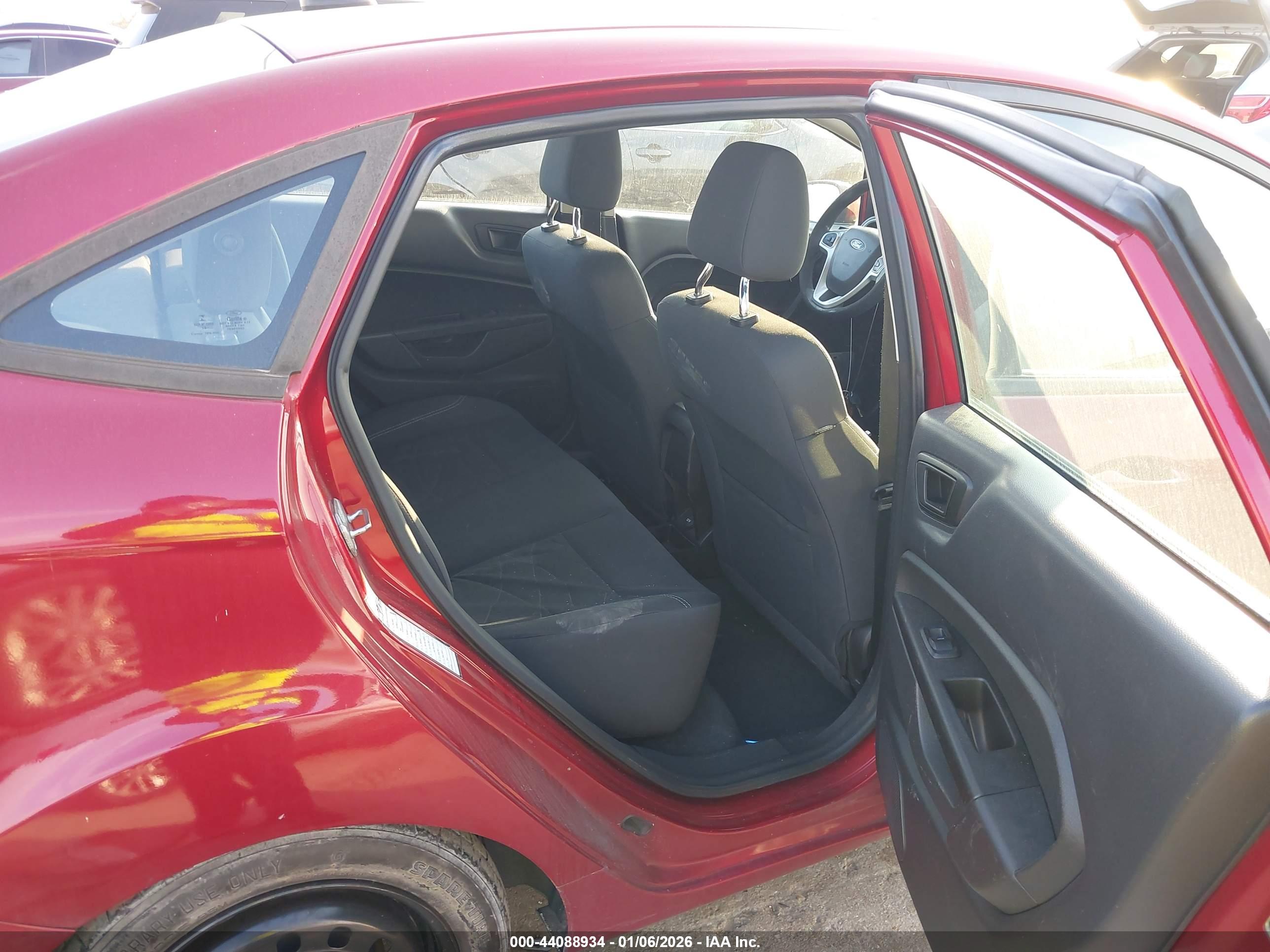 FORD FIESTA image 8