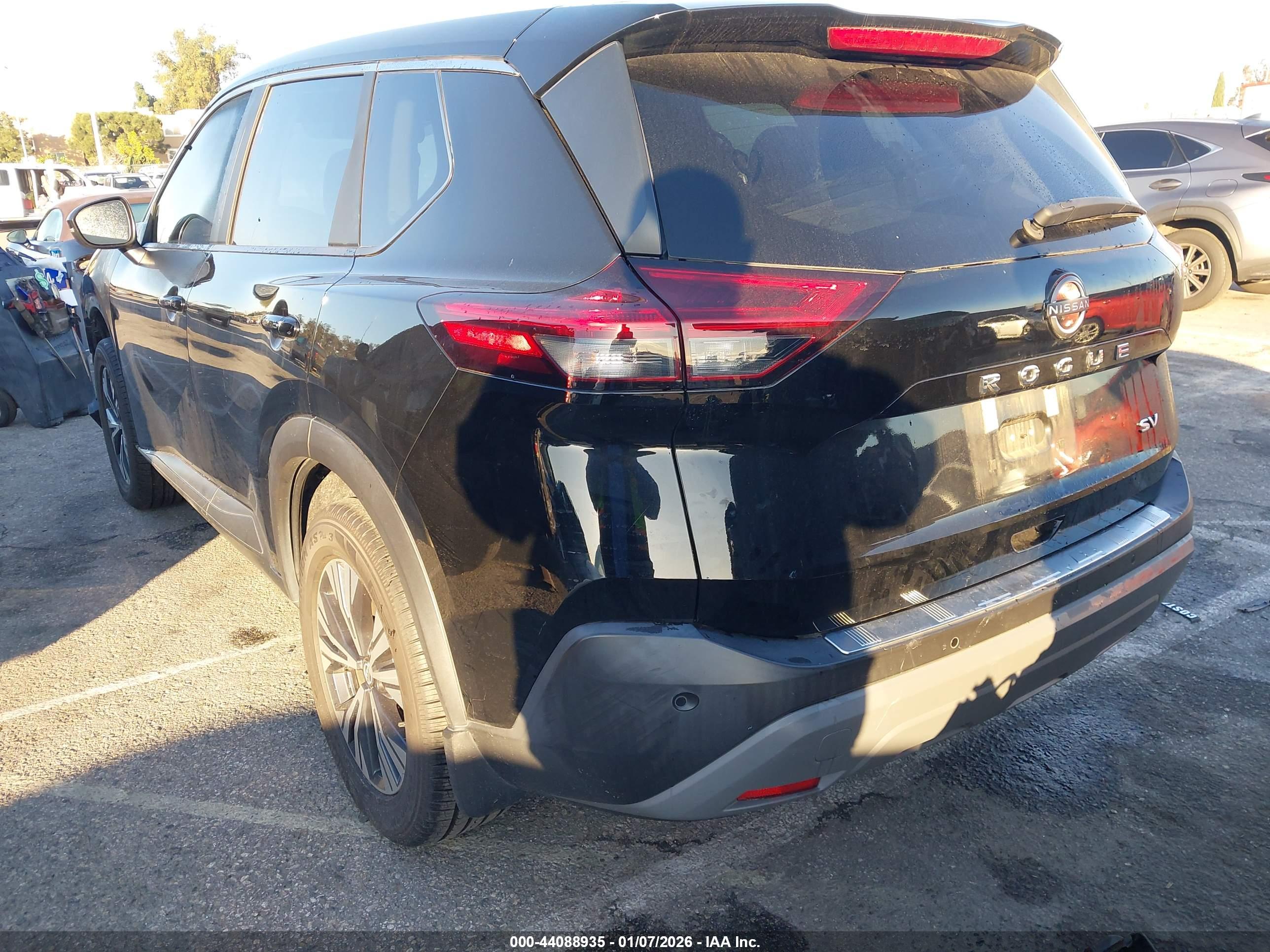 NISSAN ROGUE image 3