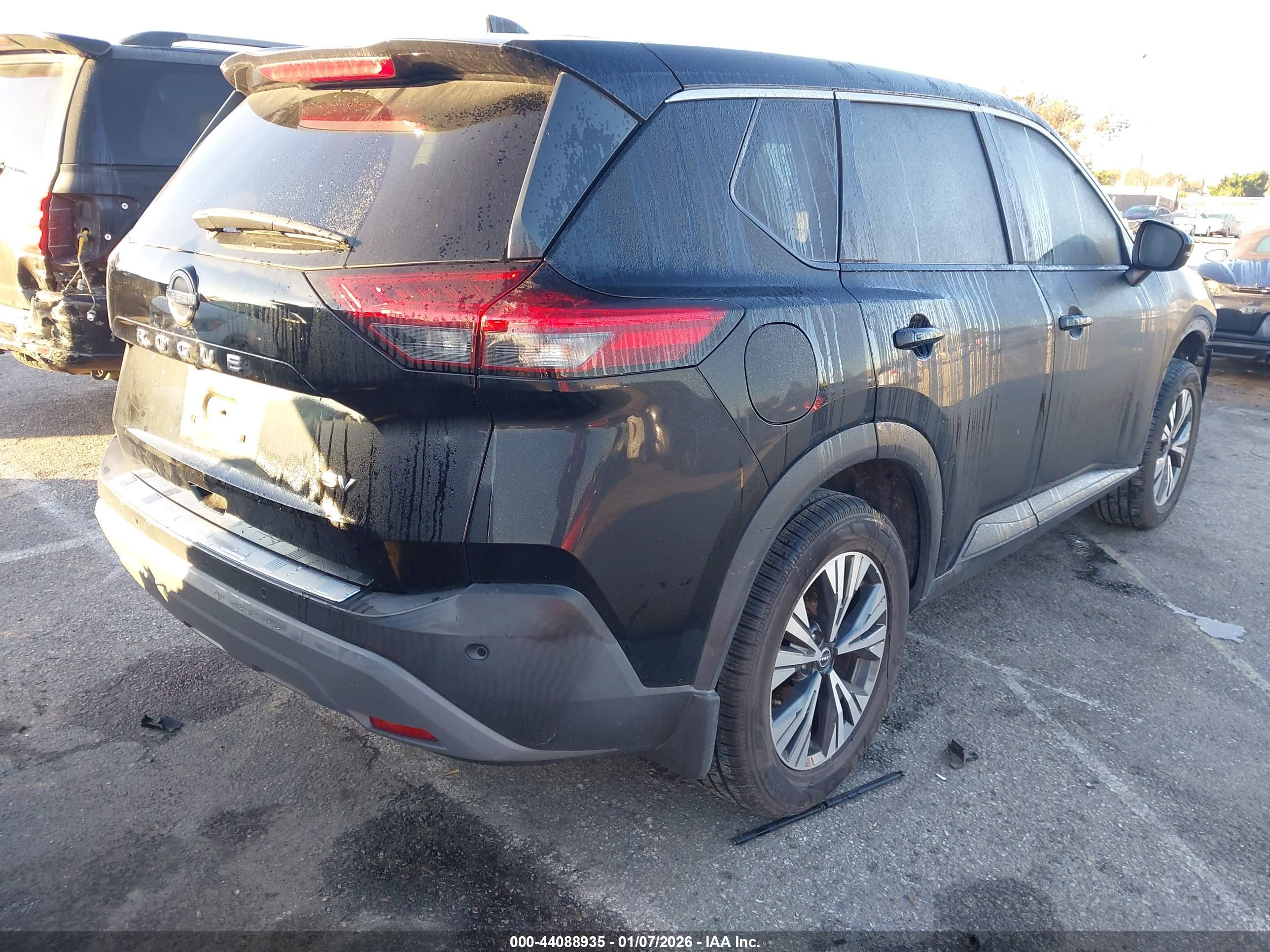 NISSAN ROGUE image 4