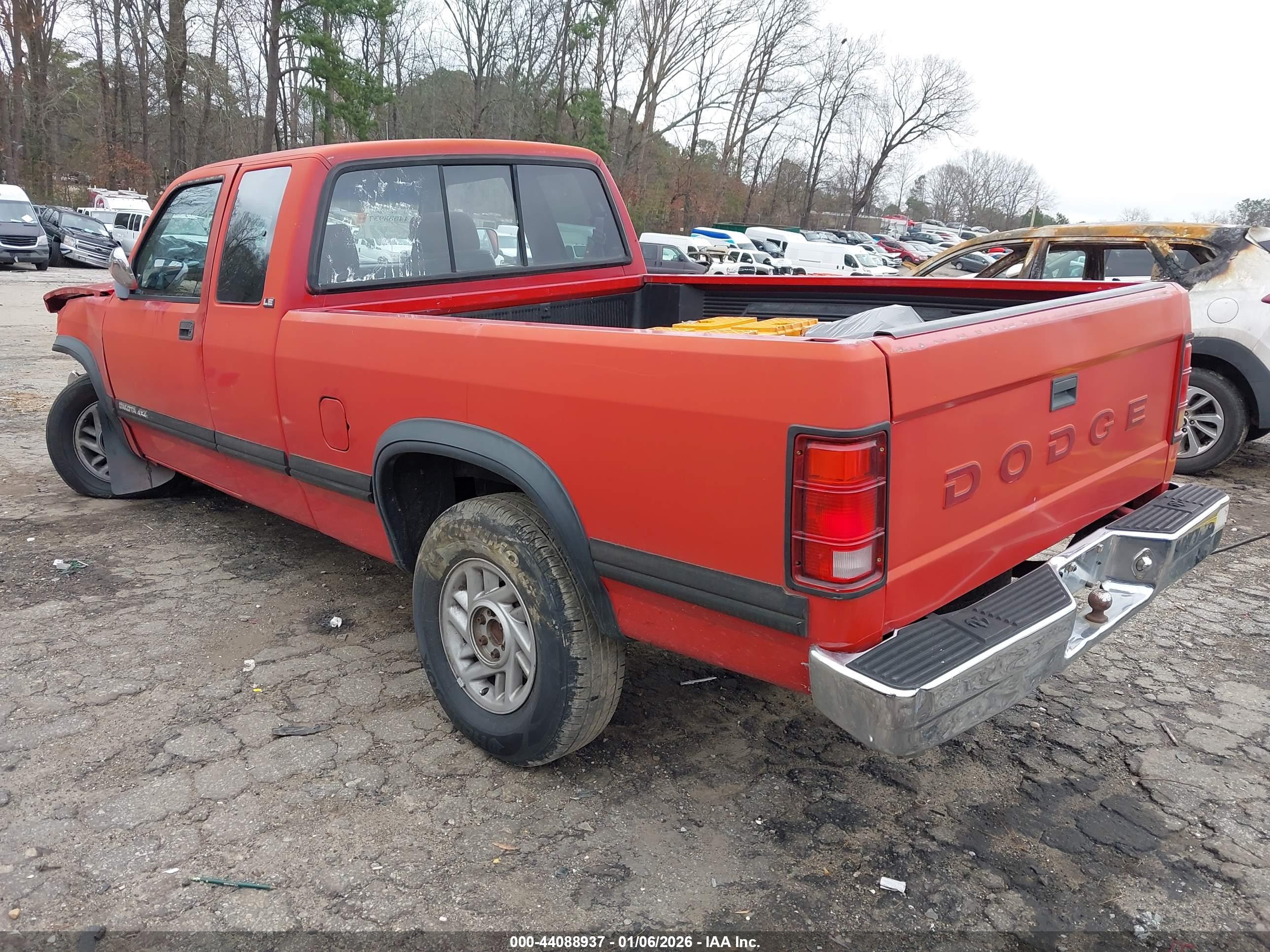 DODGE DAKOTA image 3
