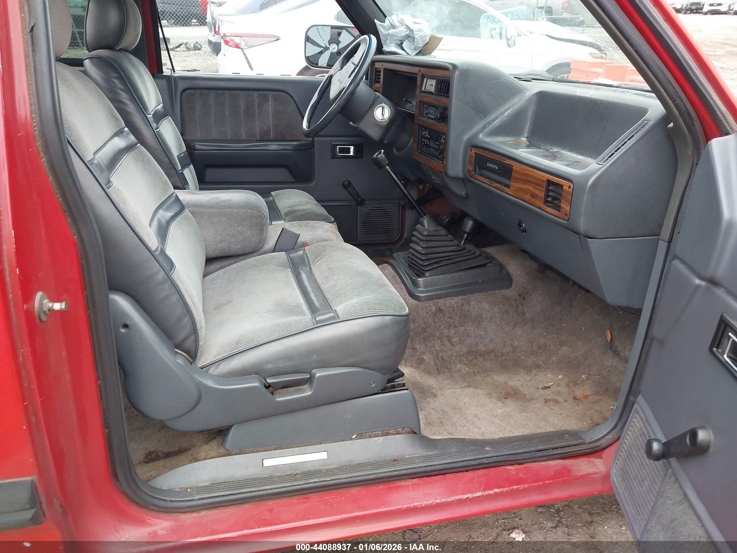 DODGE DAKOTA image 5