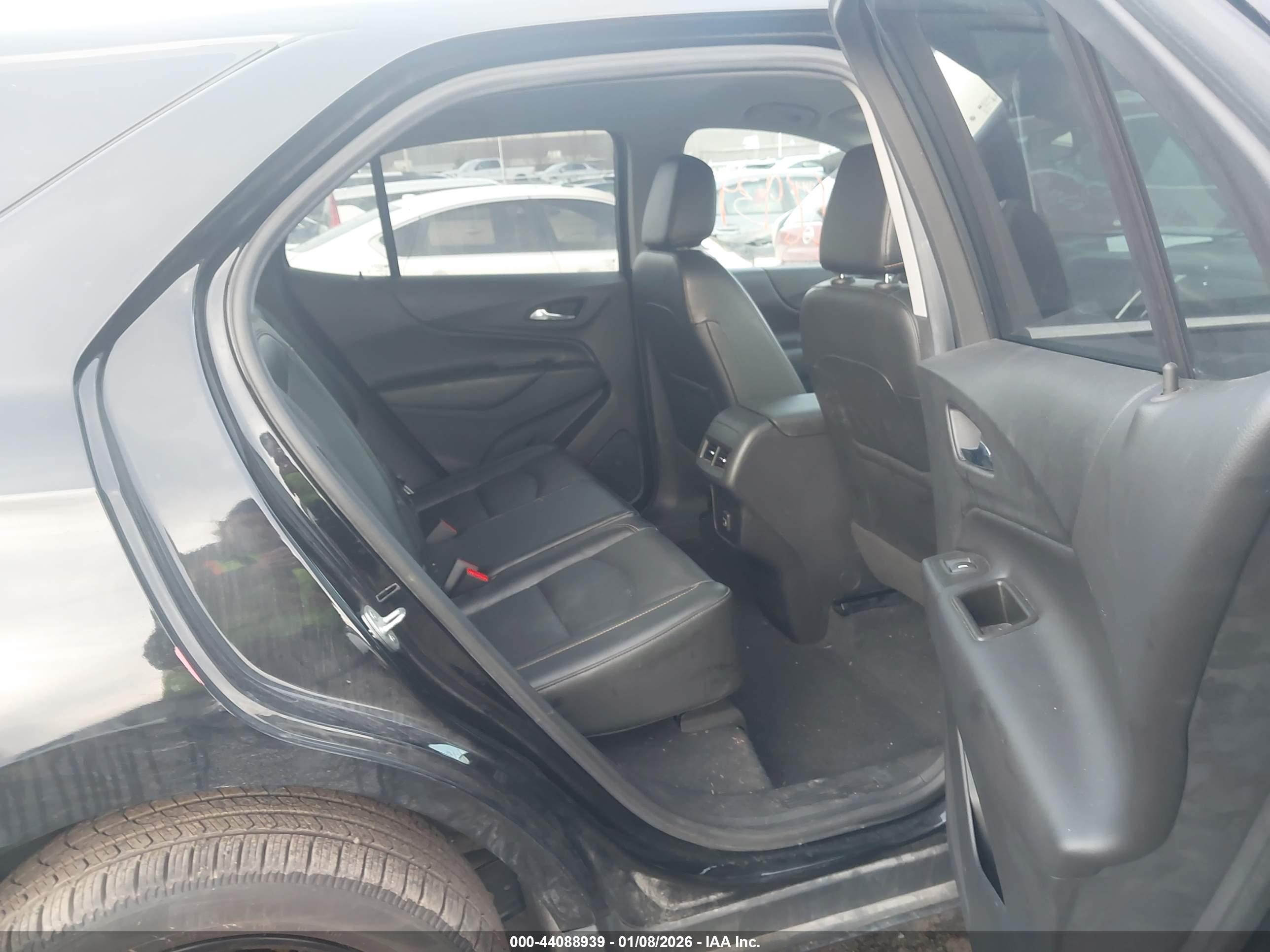 CHEVROLET EQUINOX image 8