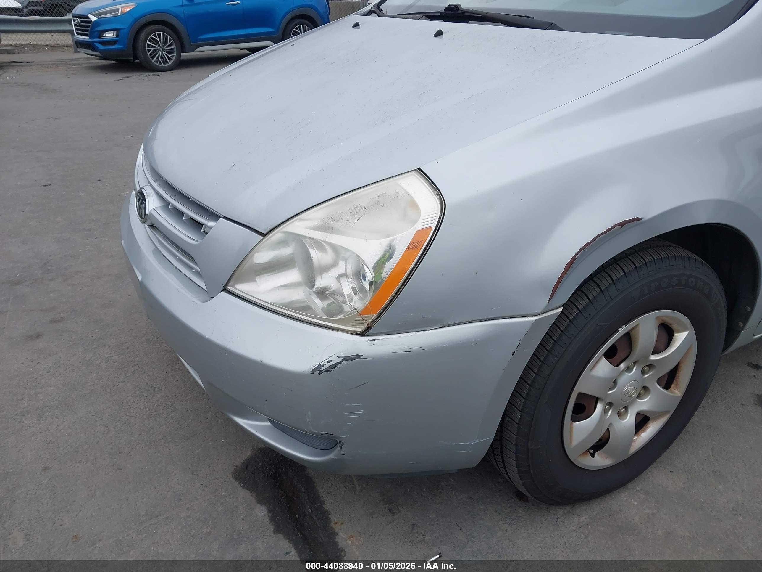 KIA SEDONA image 6