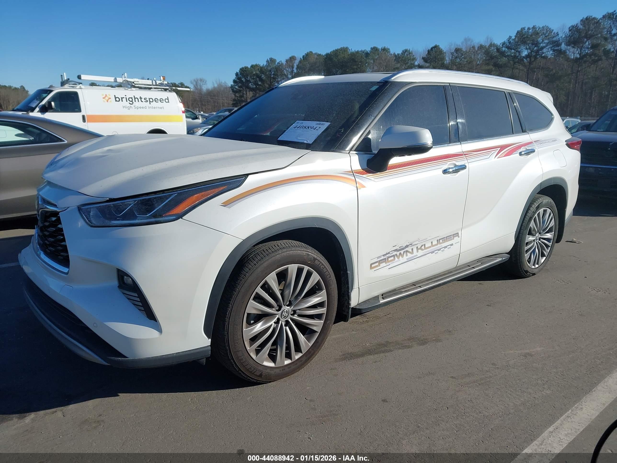 TOYOTA HIGHLANDER image 2