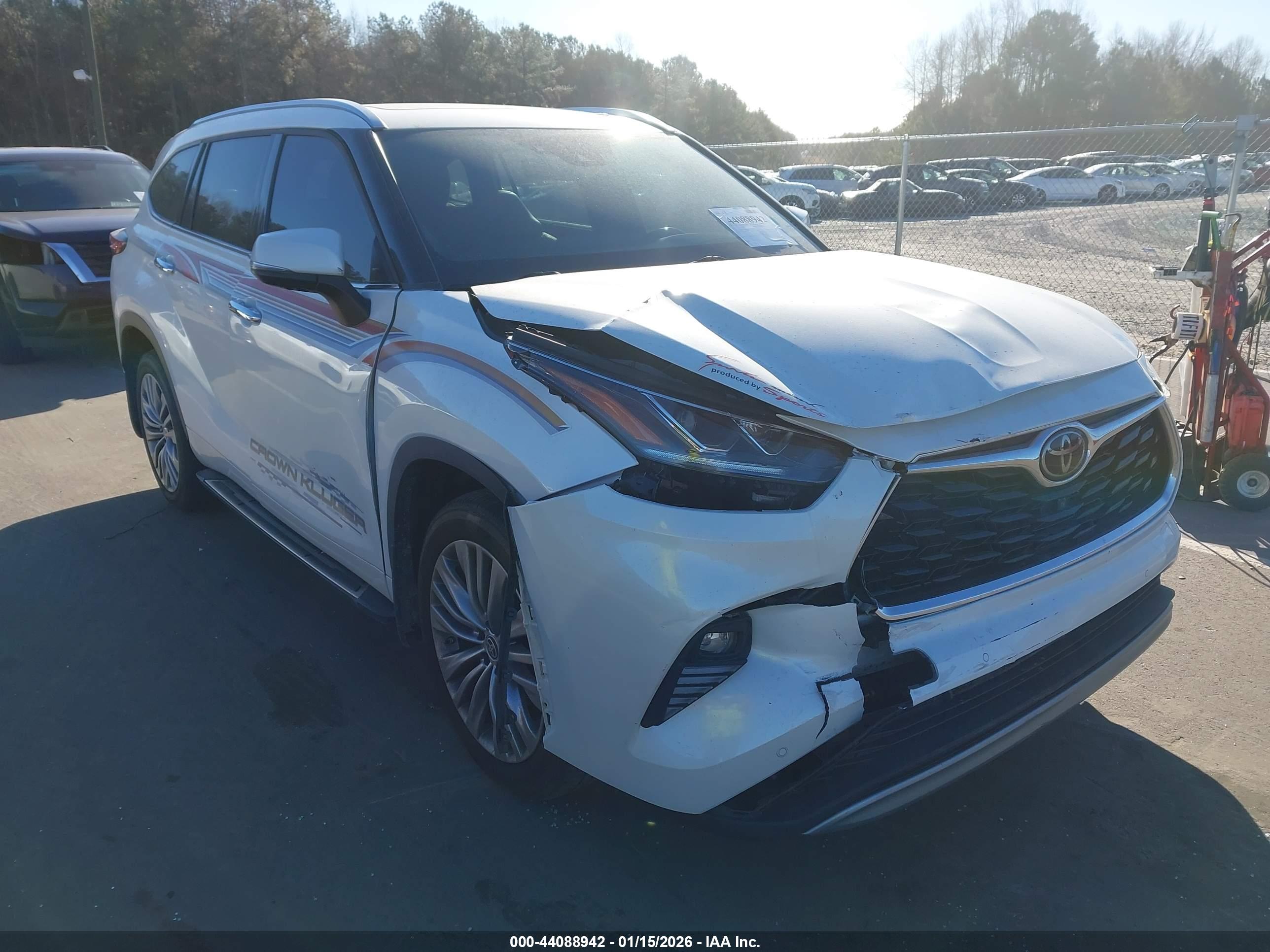 TOYOTA HIGHLANDER image 6