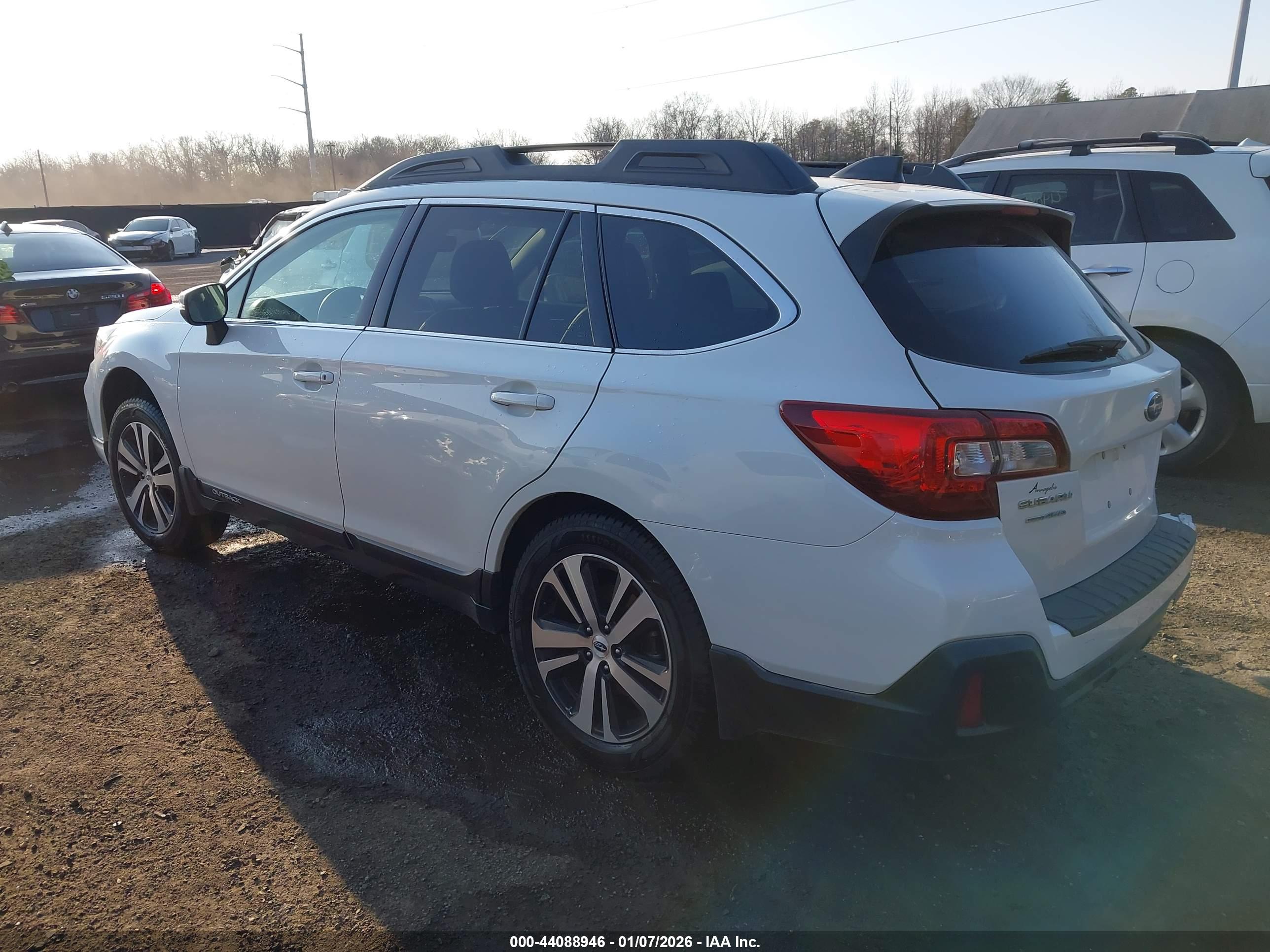 SUBARU OUTBACK image 3