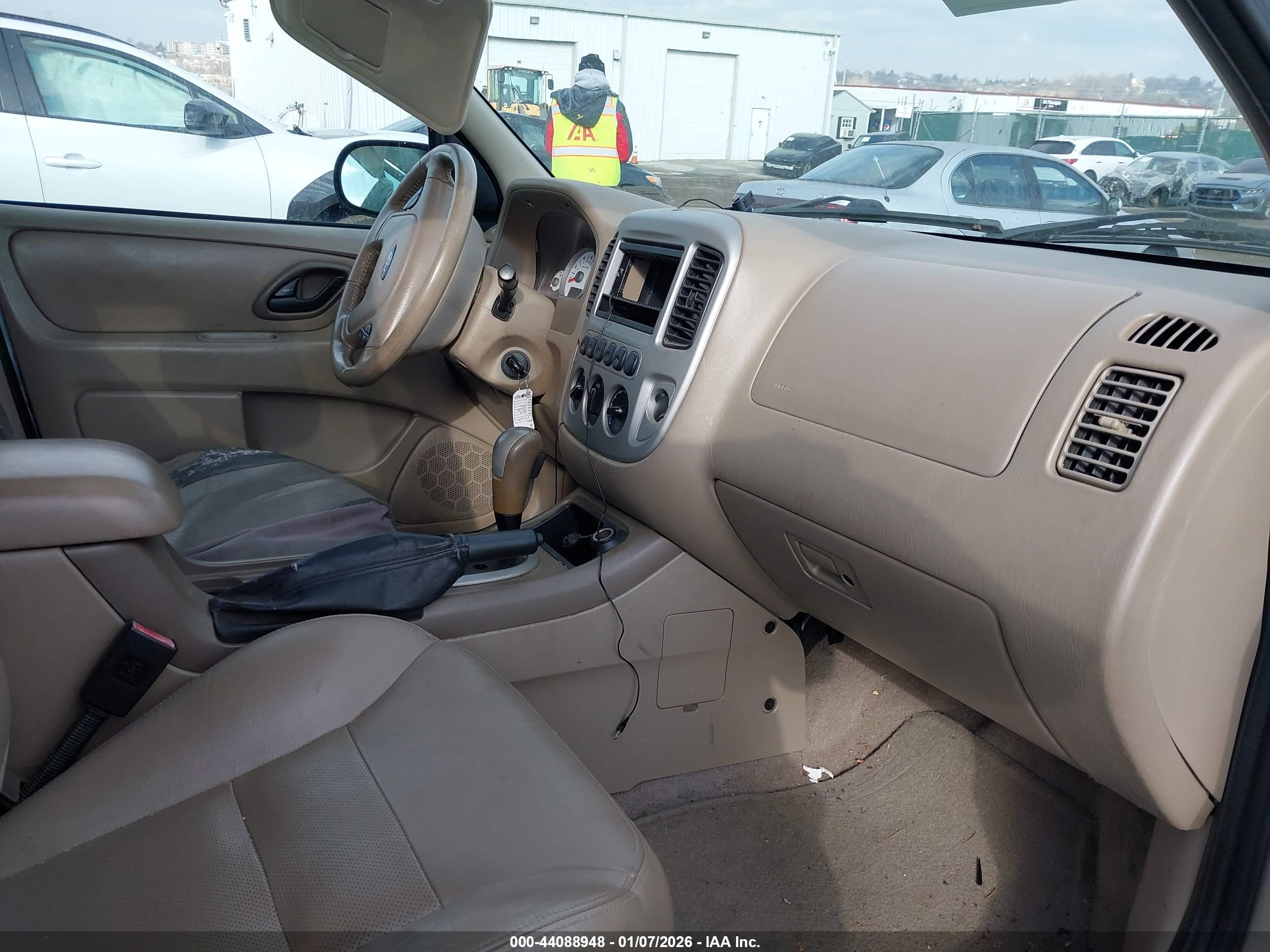 FORD ESCAPE image 5