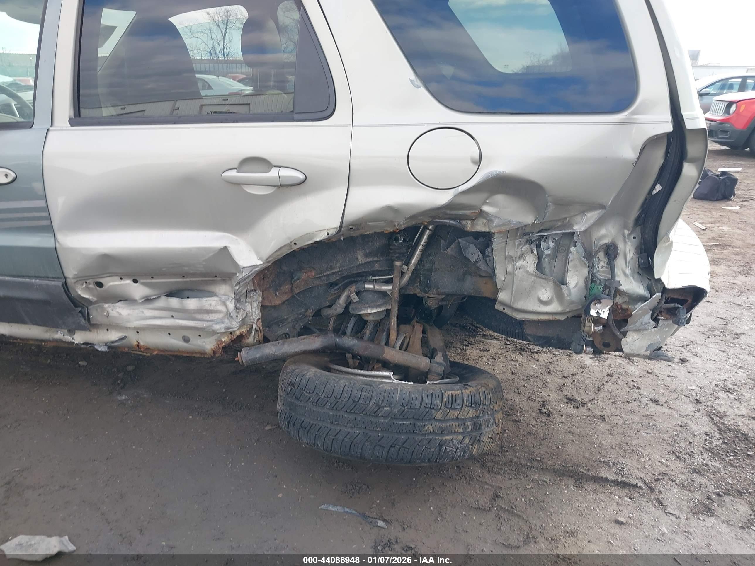 FORD ESCAPE image 6