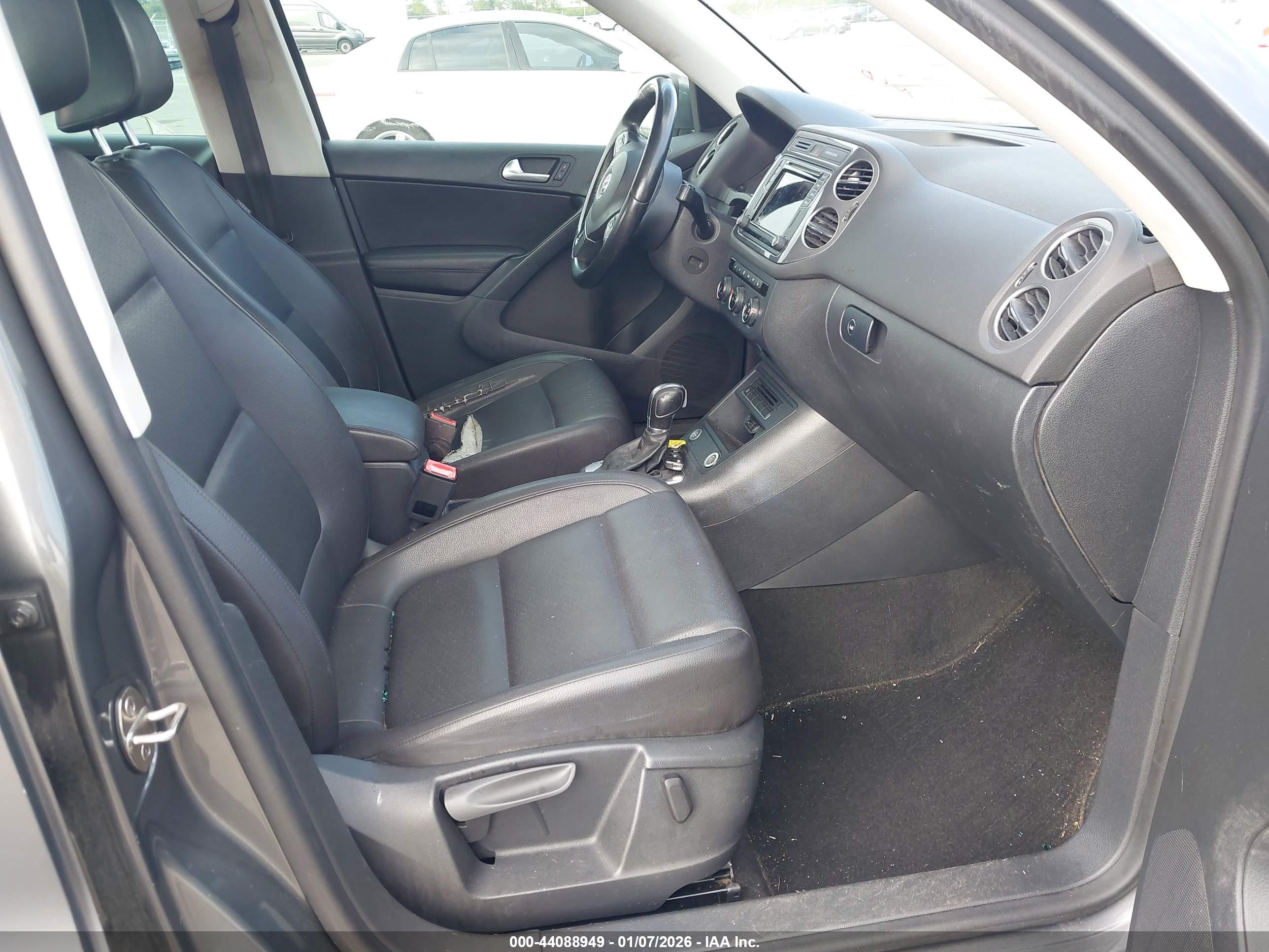 VOLKSWAGEN TIGUAN image 5