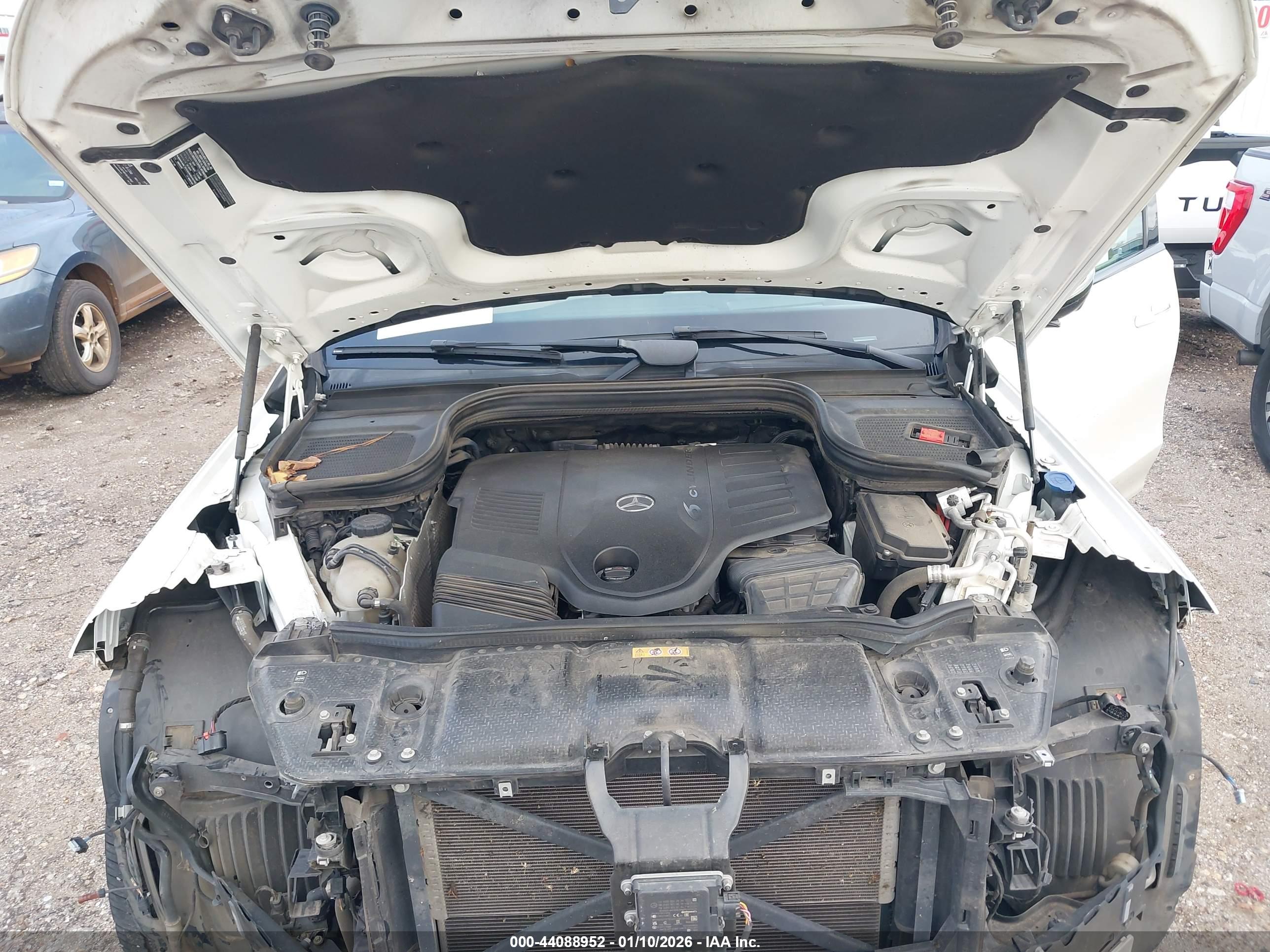 MERCEDES-BENZ GLS image 10