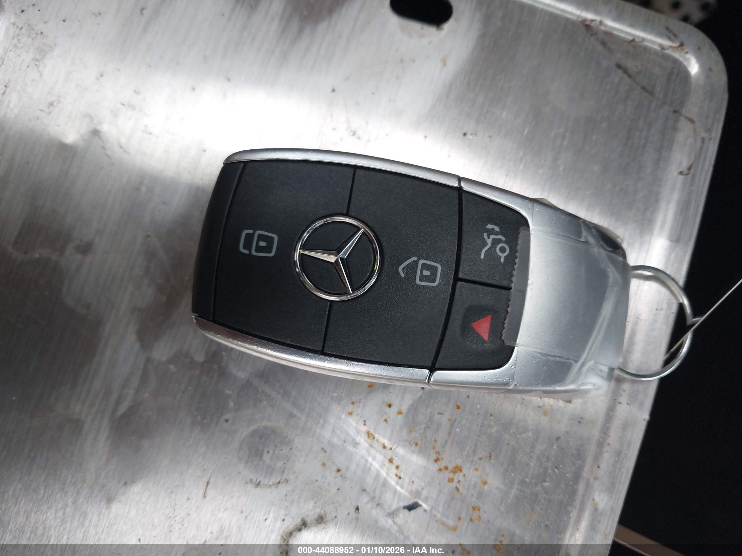 MERCEDES-BENZ GLS image 11
