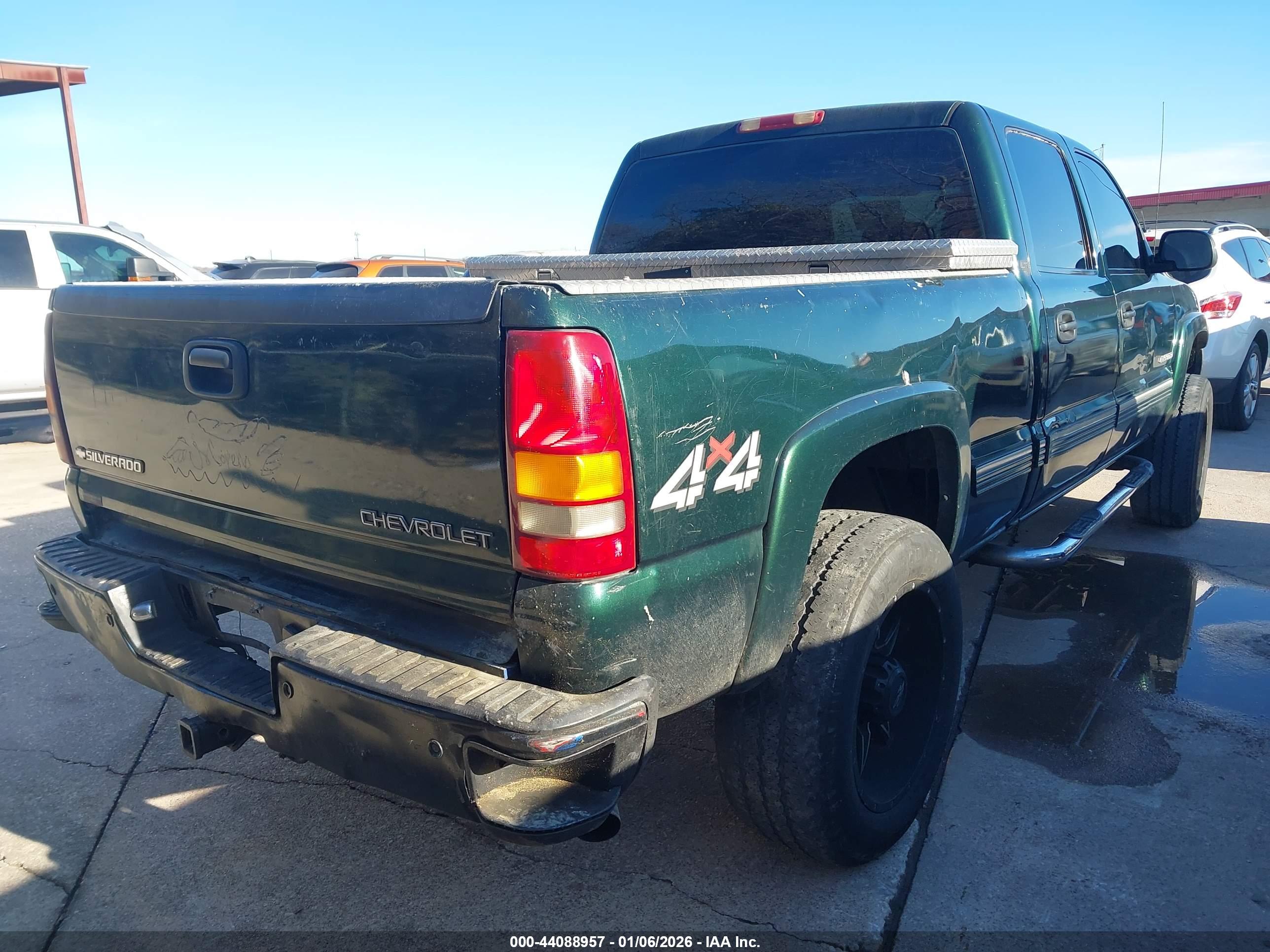 CHEVROLET SILVERADO image 4