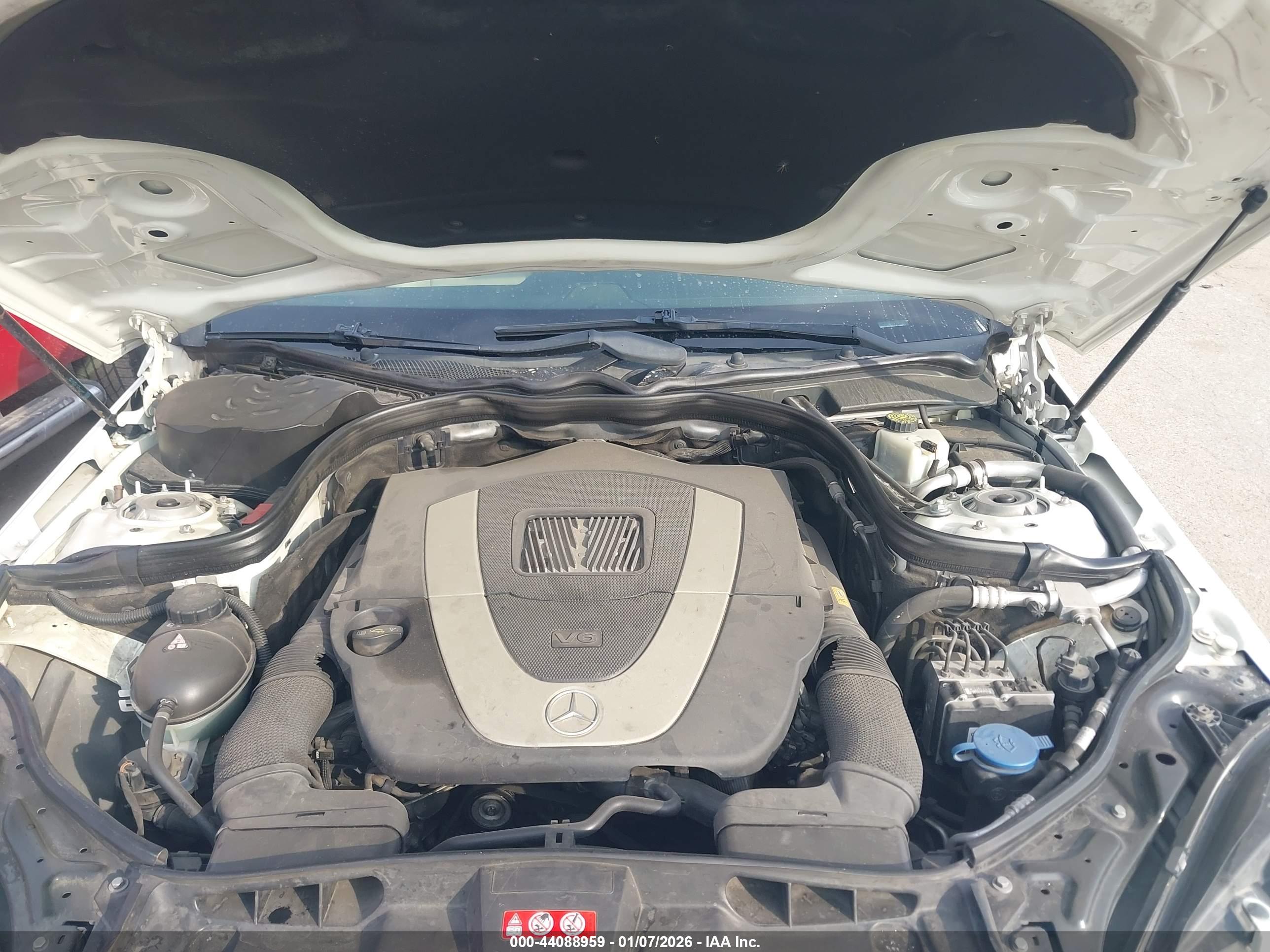 MERCEDES-BENZ E image 10