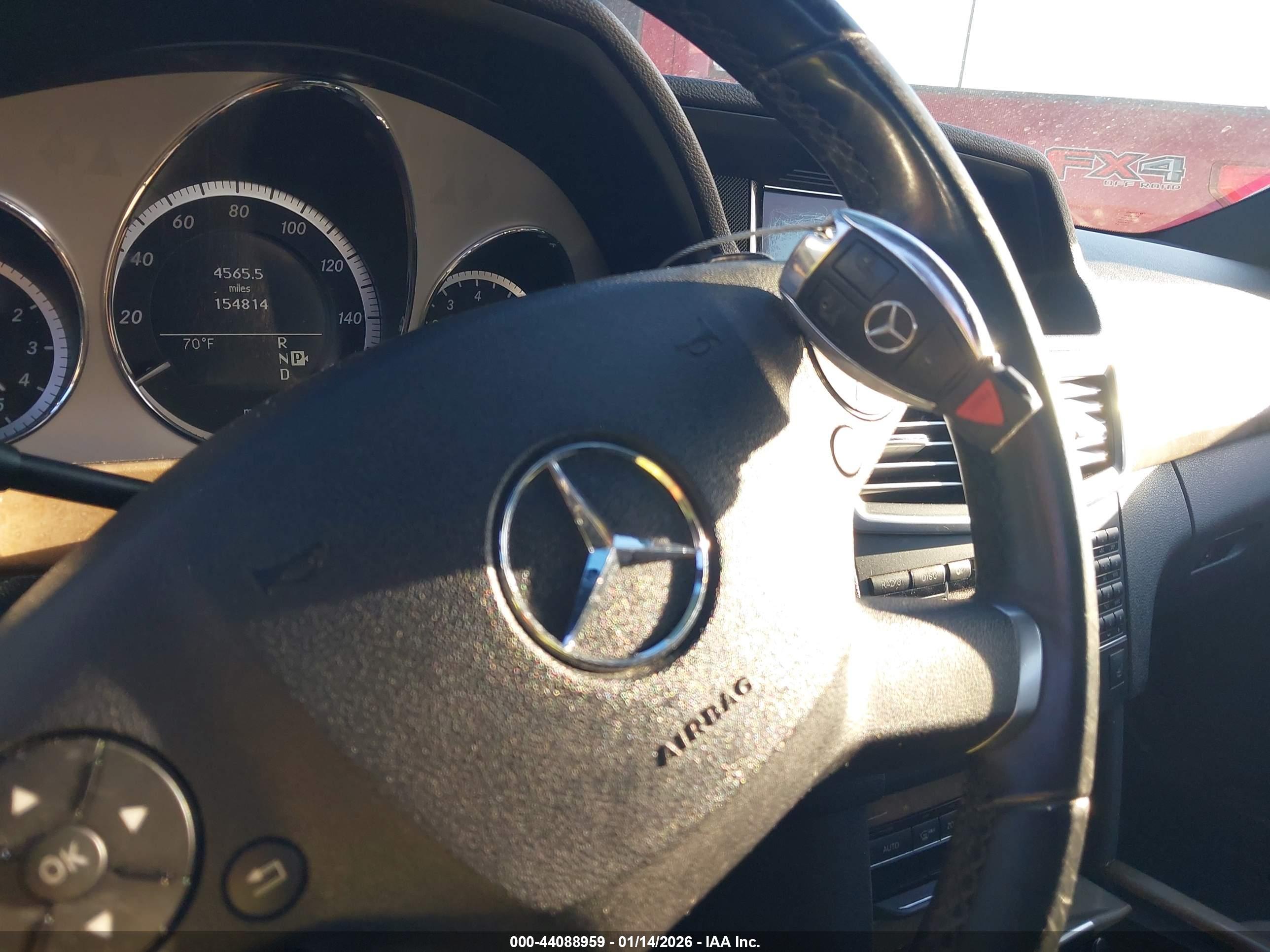 MERCEDES-BENZ E image 11