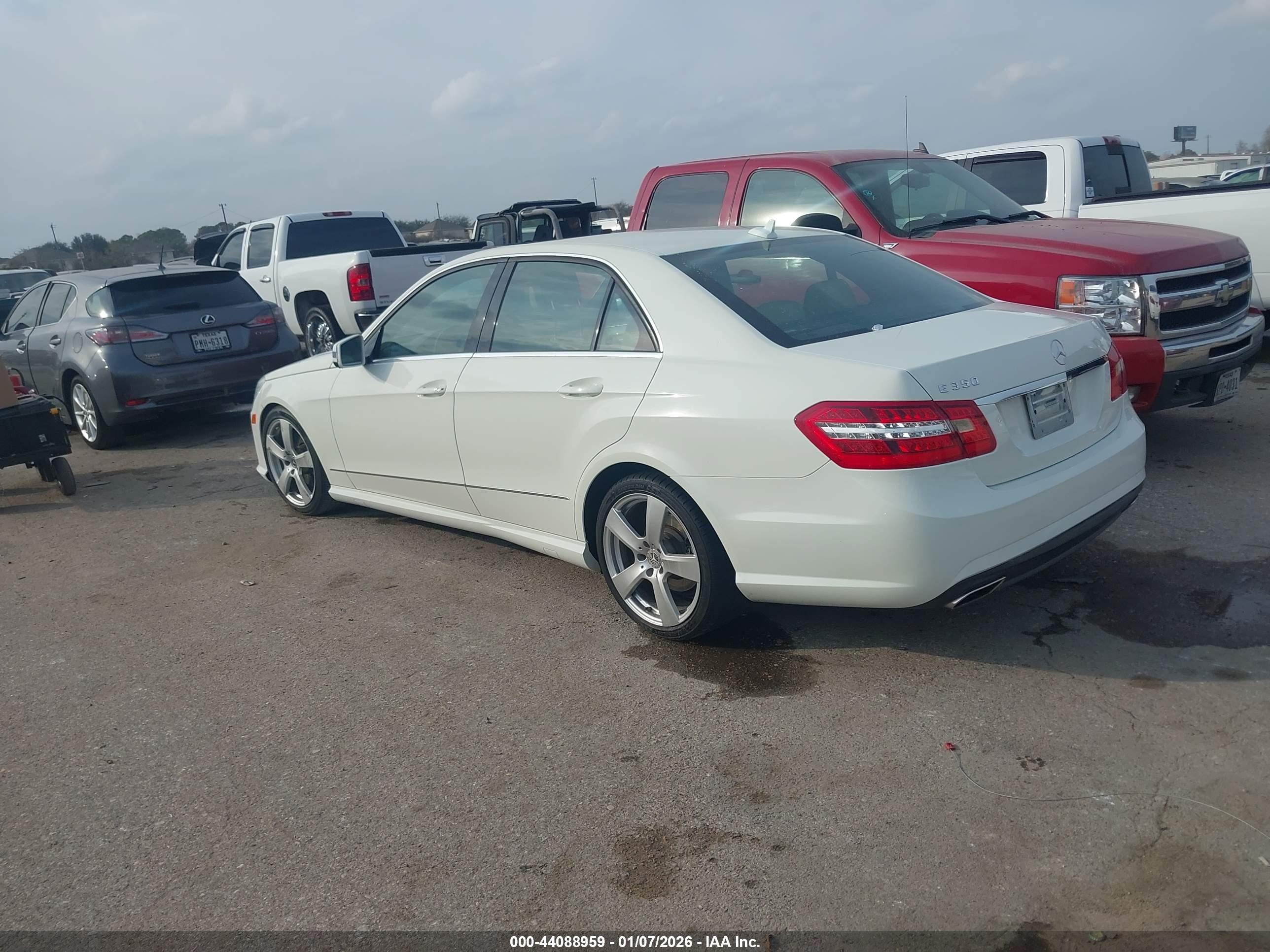 MERCEDES-BENZ E image 3