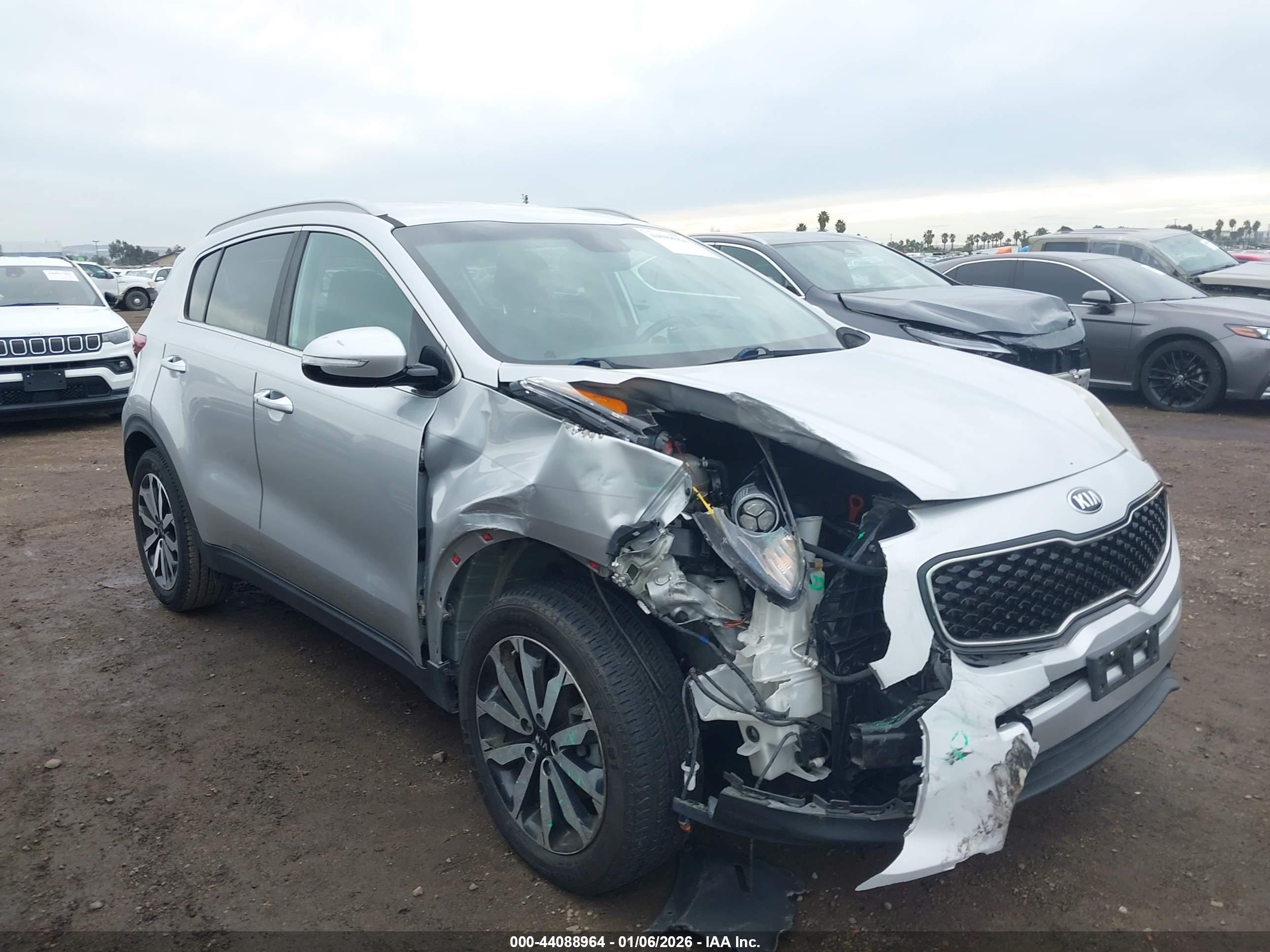 KIA SPORTAGE image 6